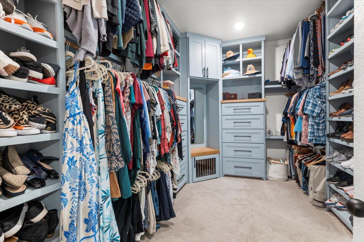 6401 Golden Bough Ln, Pflugerville, TX 78660