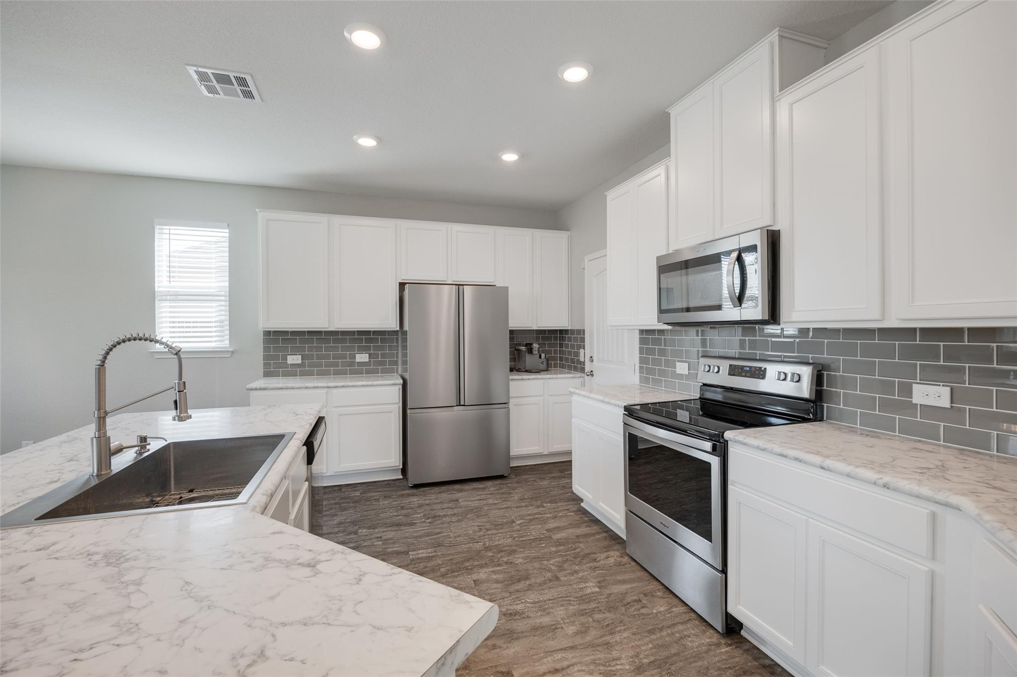 214 Saranac Dr, Elgin, TX 78621