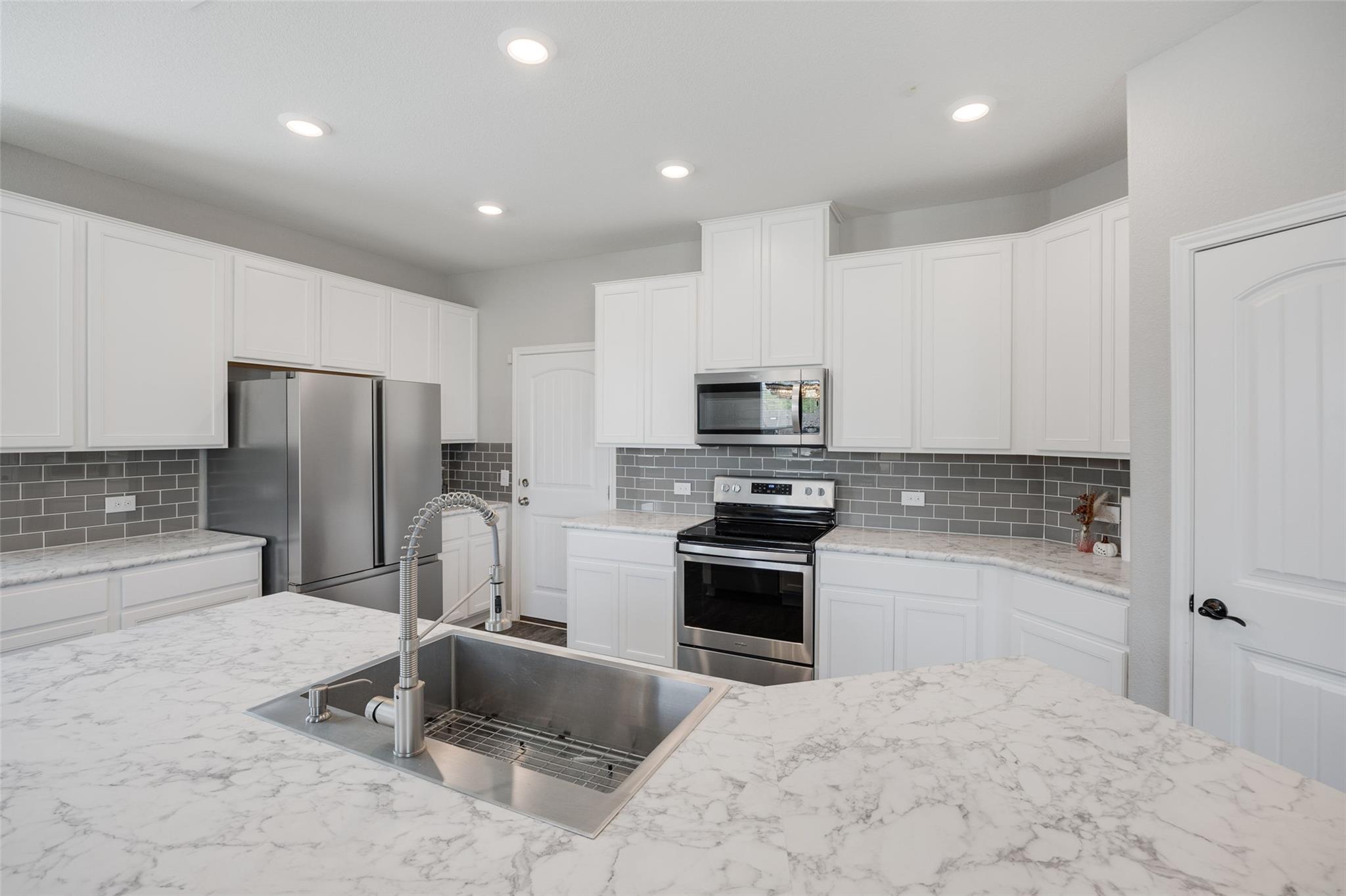 214 Saranac Dr, Elgin, TX 78621