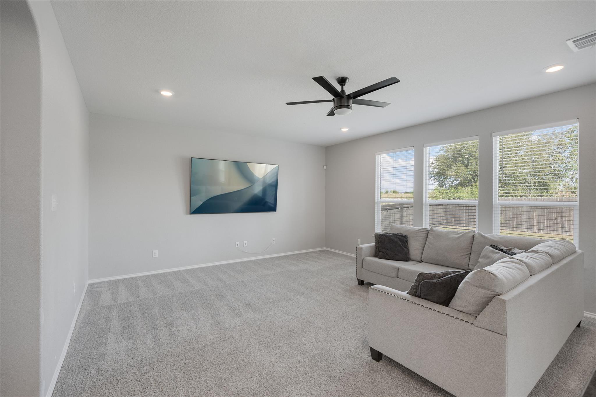 214 Saranac Dr, Elgin, TX 78621