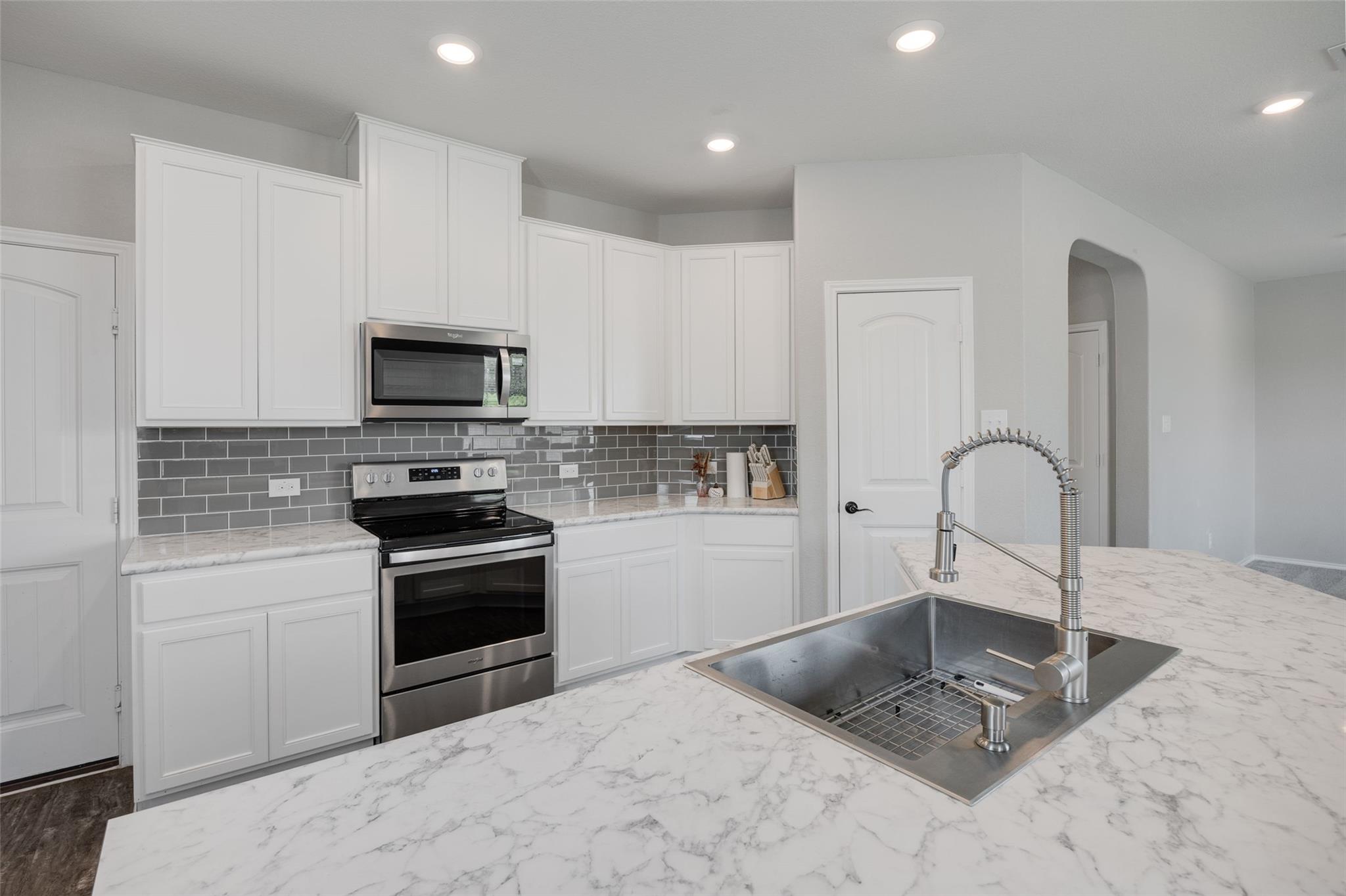 214 Saranac Dr, Elgin, TX 78621