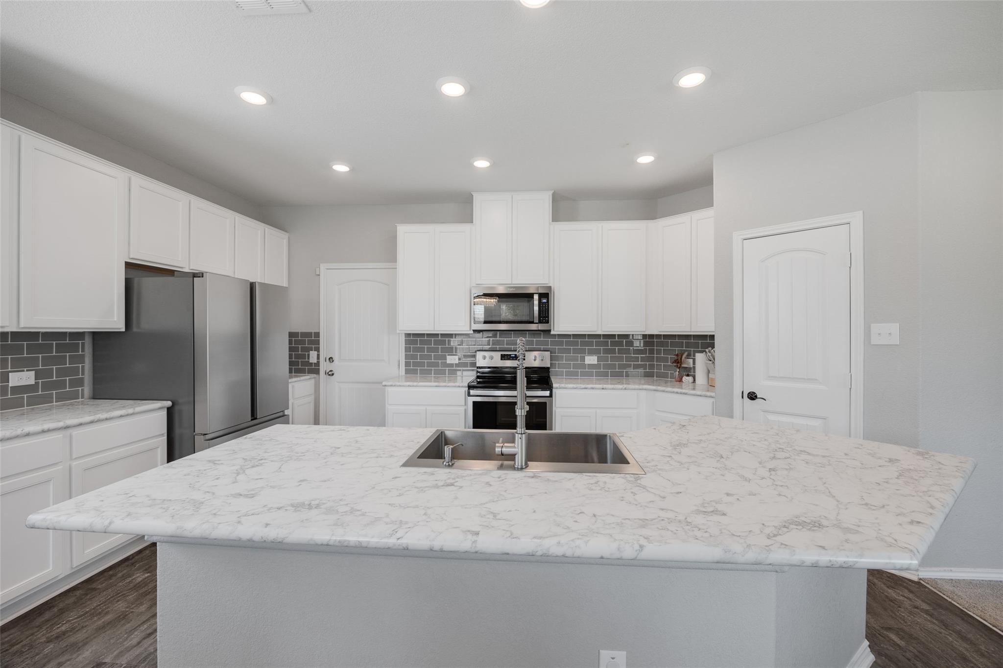 214 Saranac Dr, Elgin, TX 78621