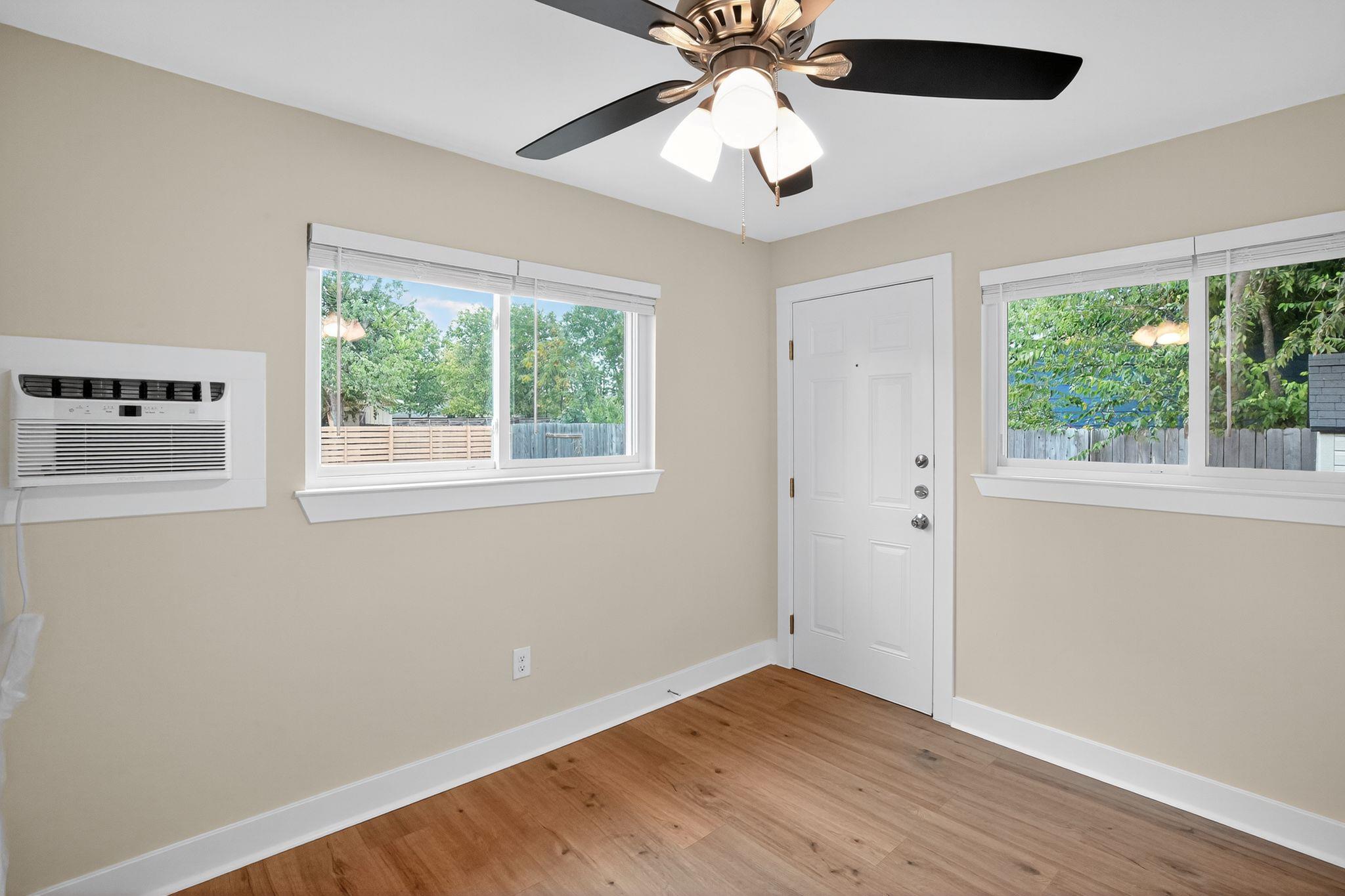 515 W 8th St, Georgetown, TX 78626