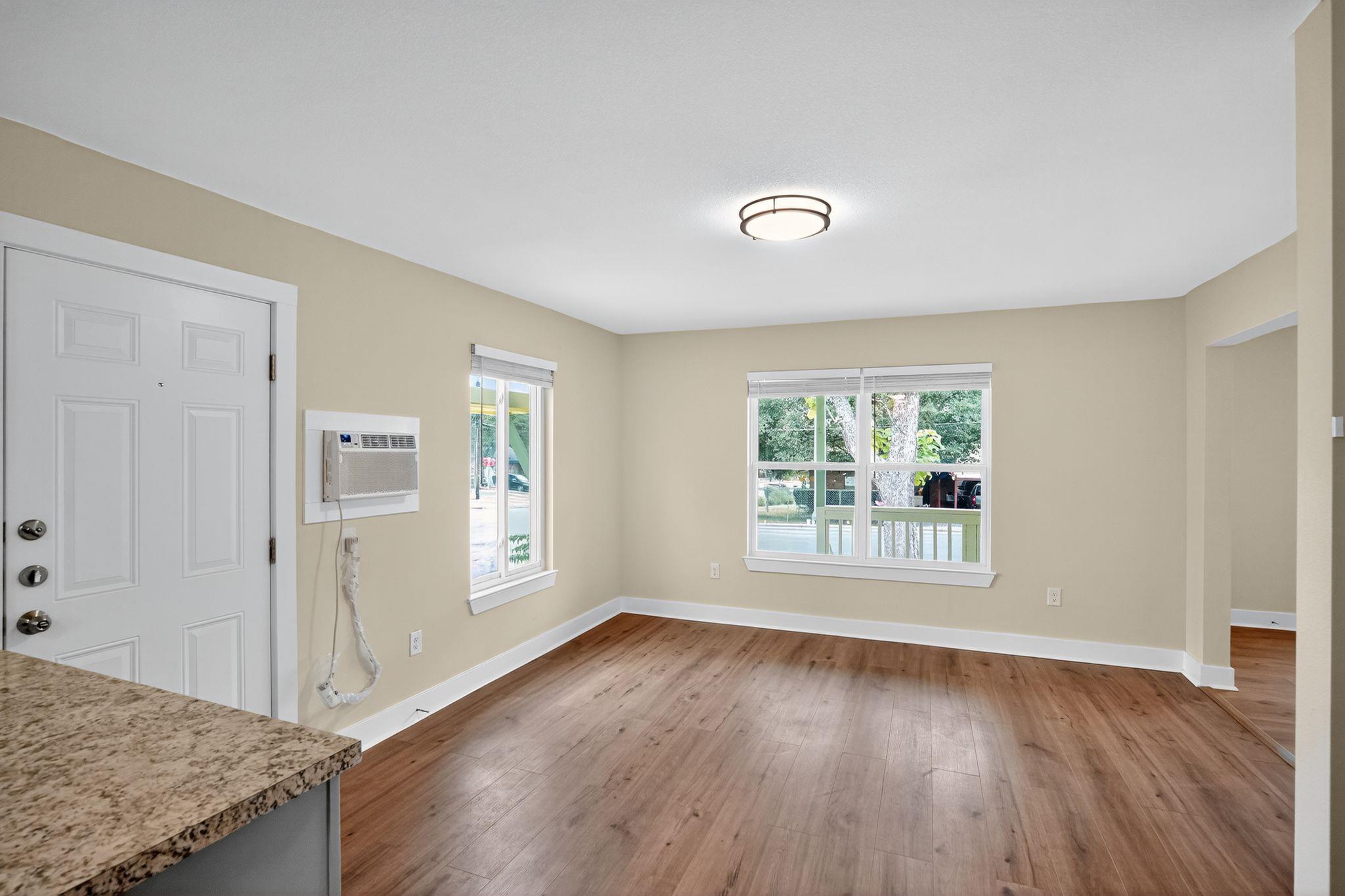 515 W 8th St, Georgetown, TX 78626