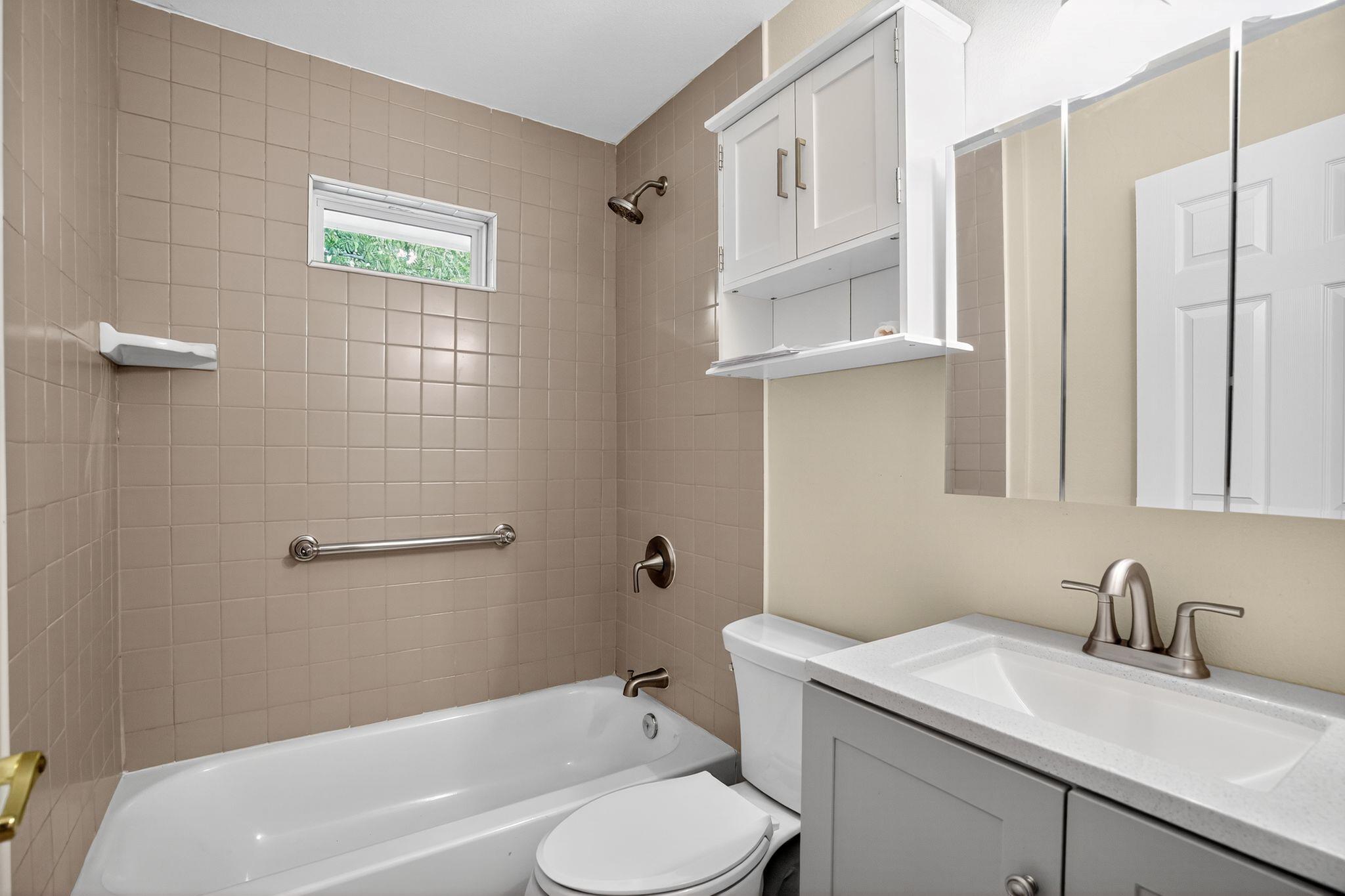 515 W 8th St, Georgetown, TX 78626