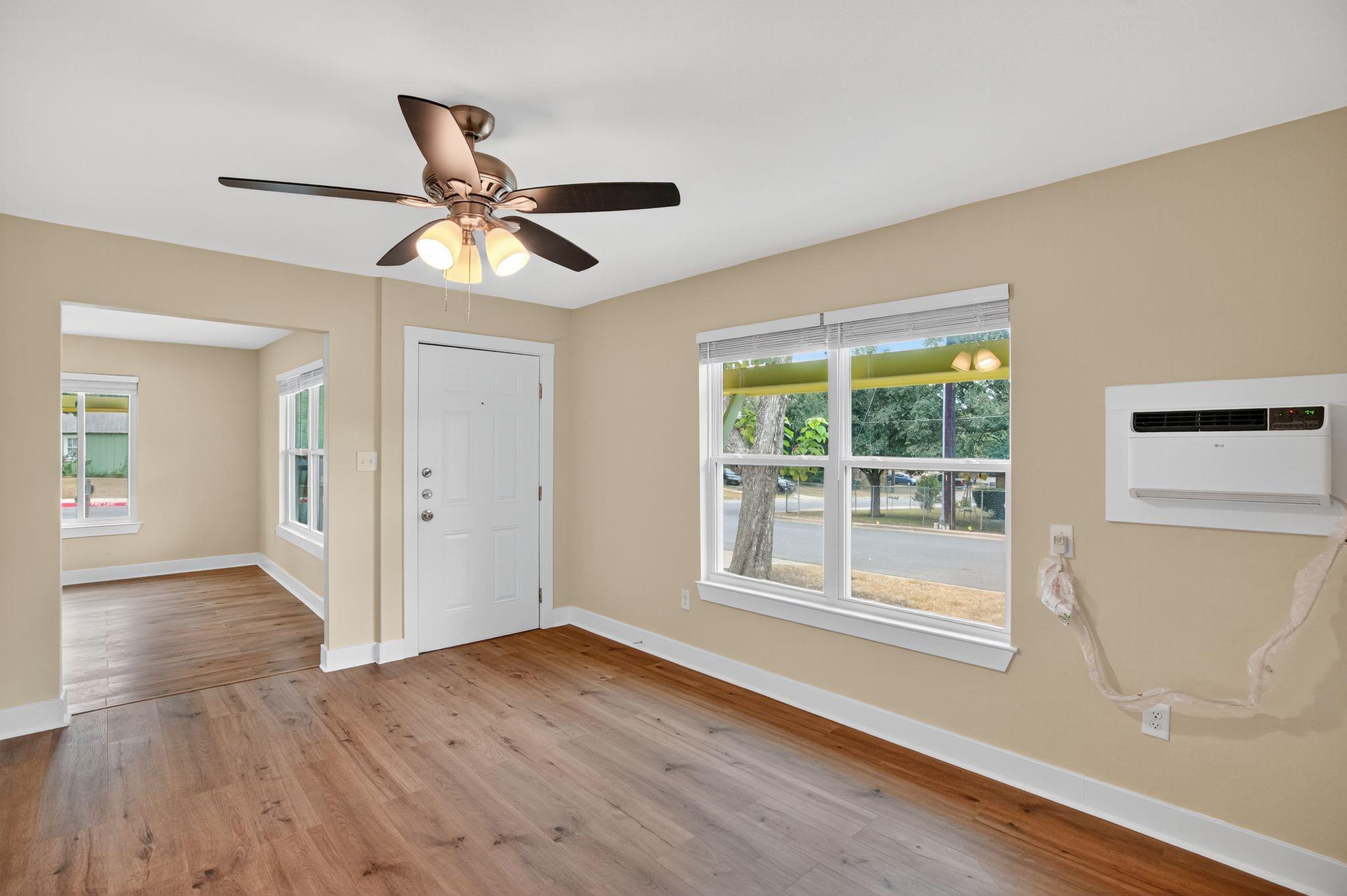 515 W 8th St, Georgetown, TX 78626