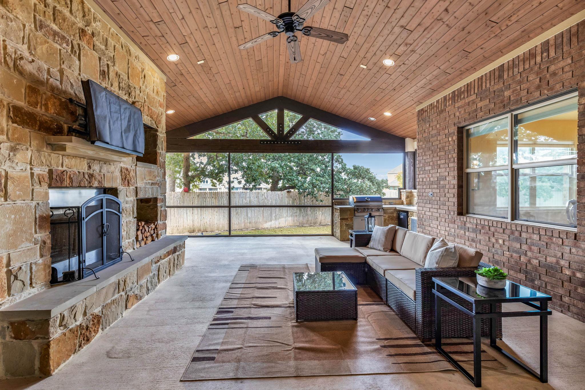 221 Garden Gate Ln, Liberty Hill, TX 78642