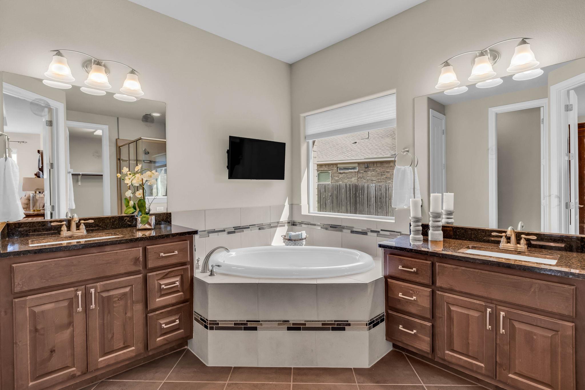 221 Garden Gate Ln, Liberty Hill, TX 78642