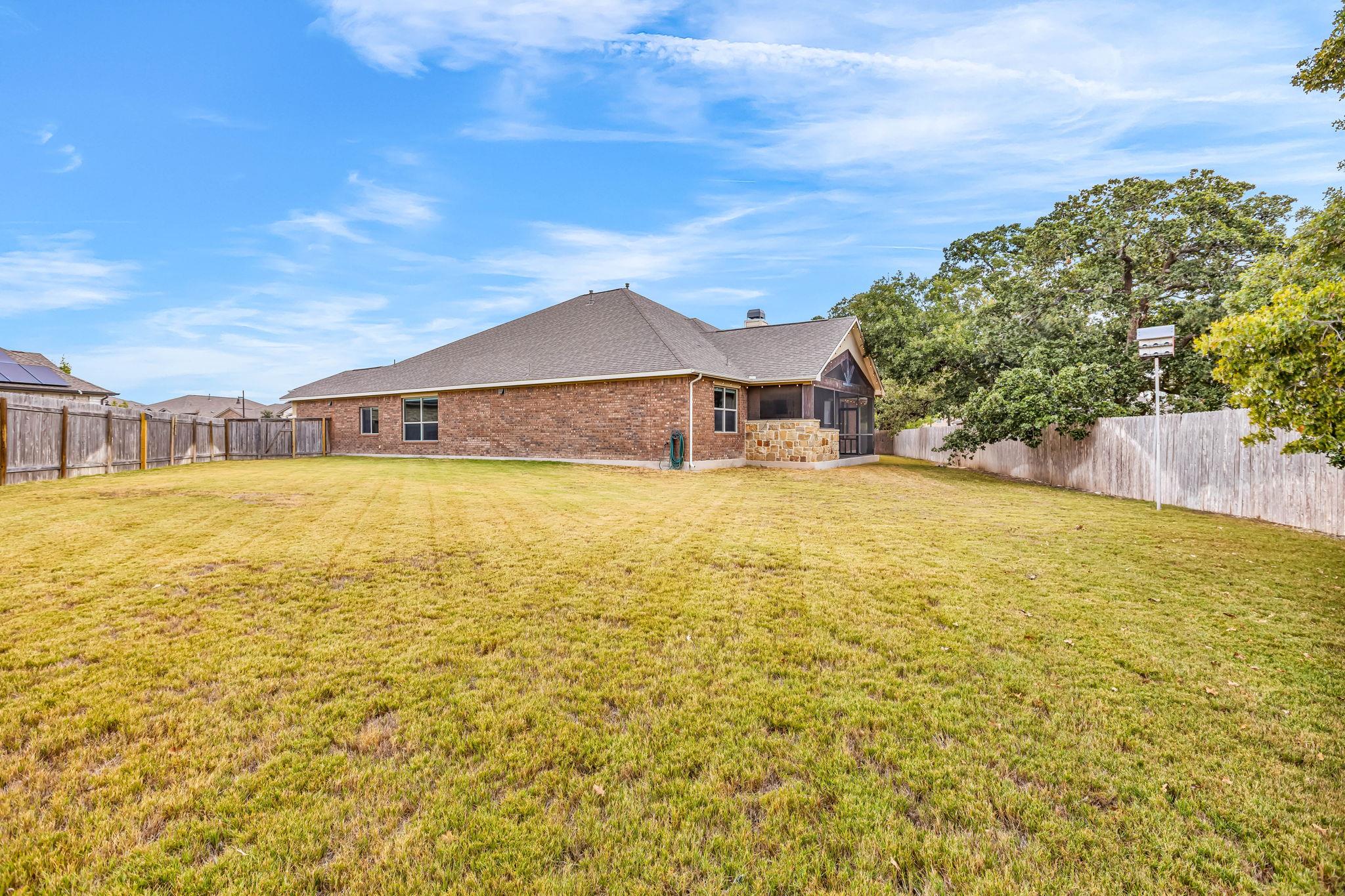 221 Garden Gate Ln, Liberty Hill, TX 78642