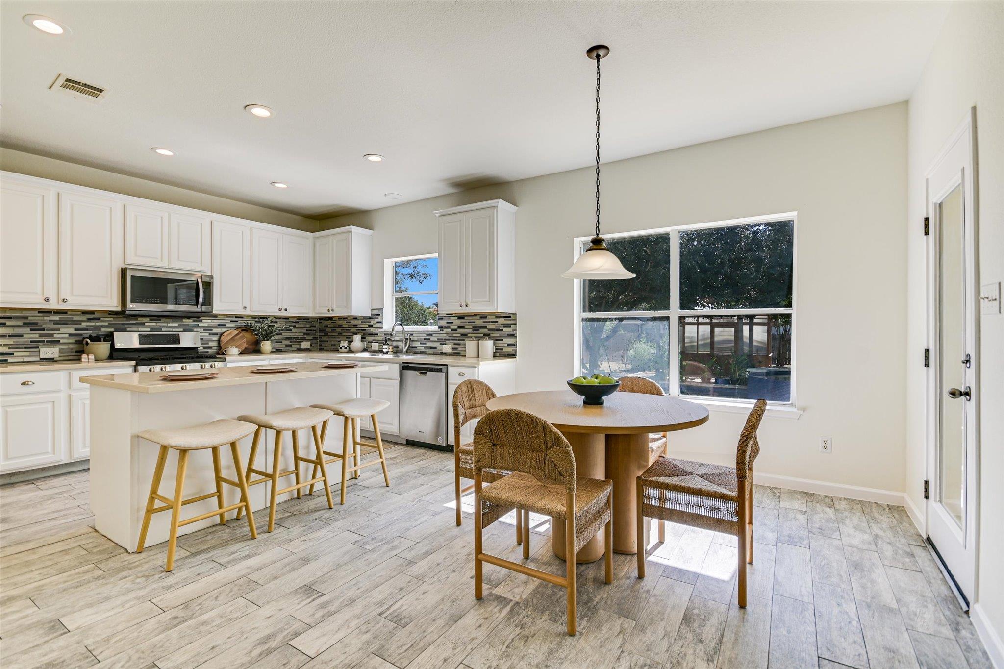 905 Balmoral Castle Ct, Pflugerville, TX 78660