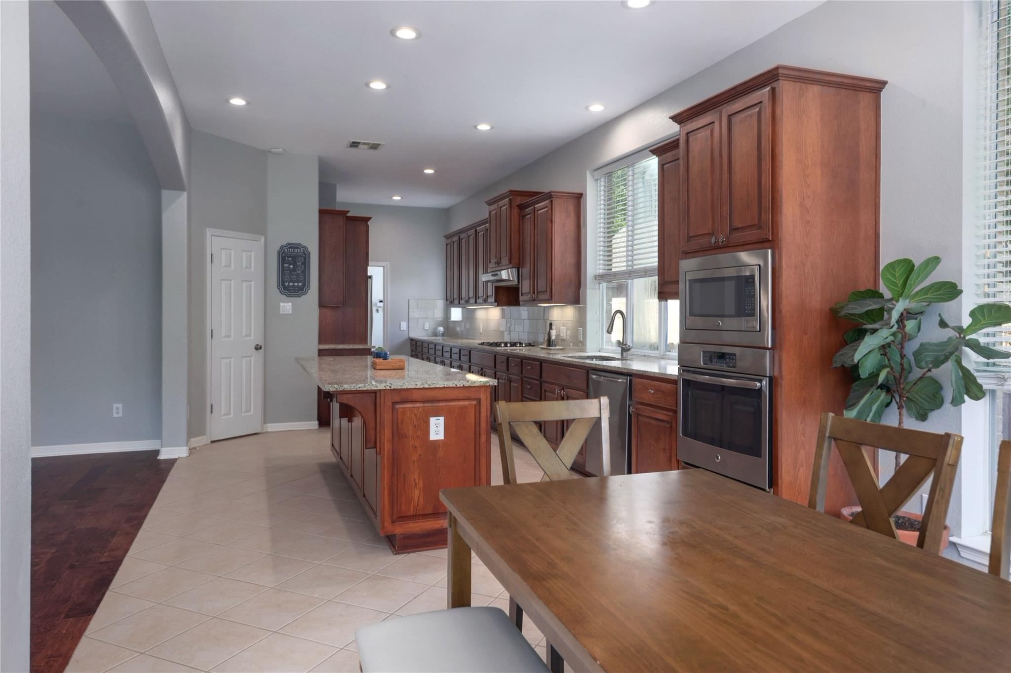 2279 Fernspring Dr, Round Rock, TX 78665