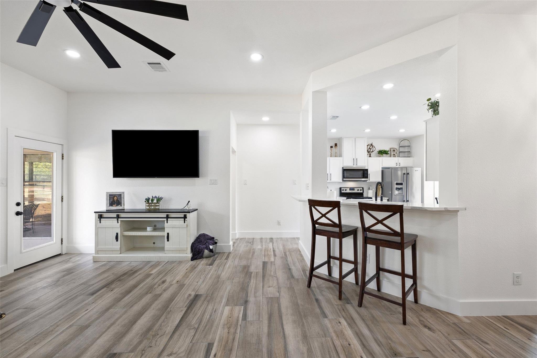 213 Beauchamp Rd, Dripping Springs, TX 78620