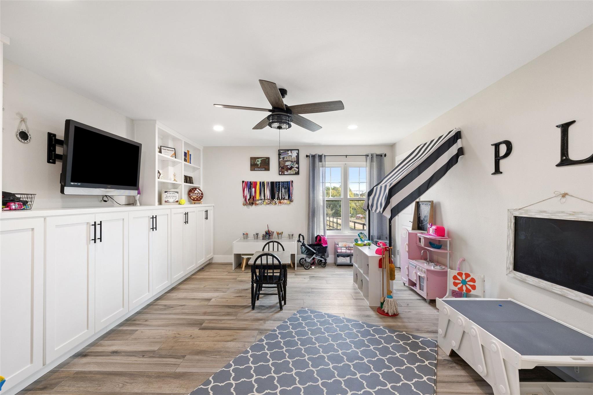 213 Beauchamp Rd, Dripping Springs, TX 78620