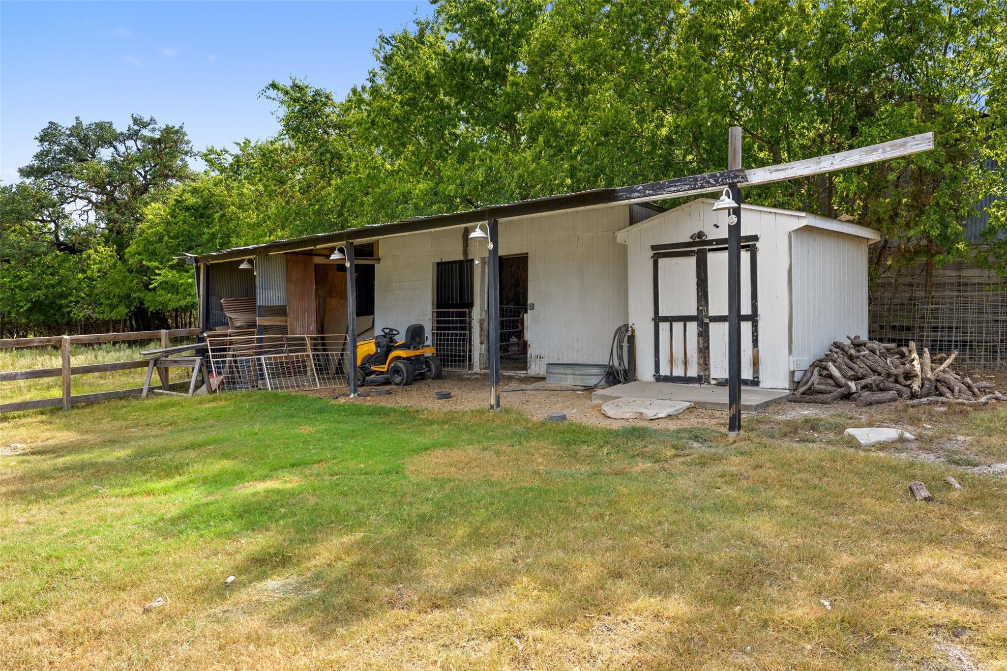 213 Beauchamp Rd, Dripping Springs, TX 78620