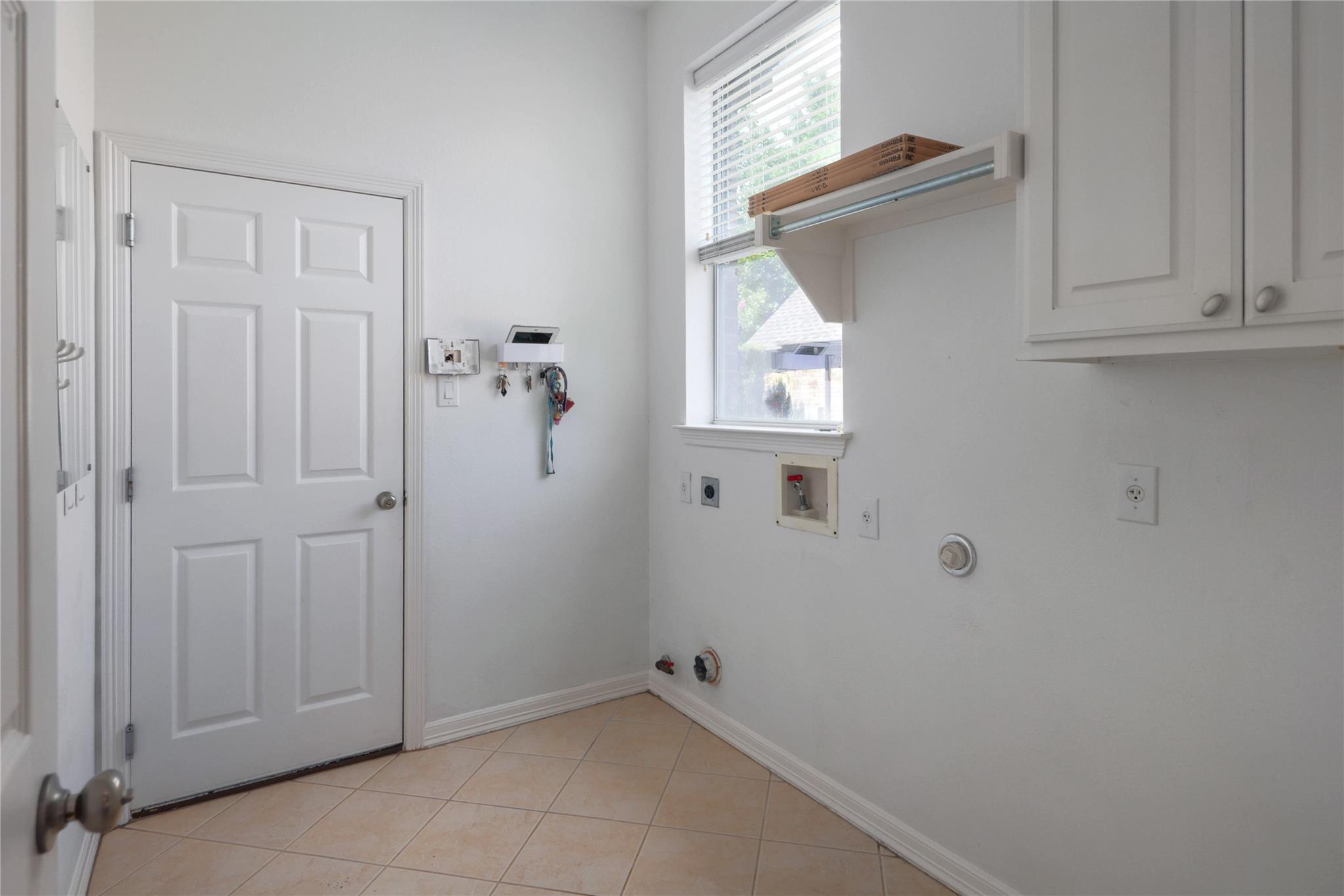 2279 Fernspring Dr, Round Rock, TX 78665