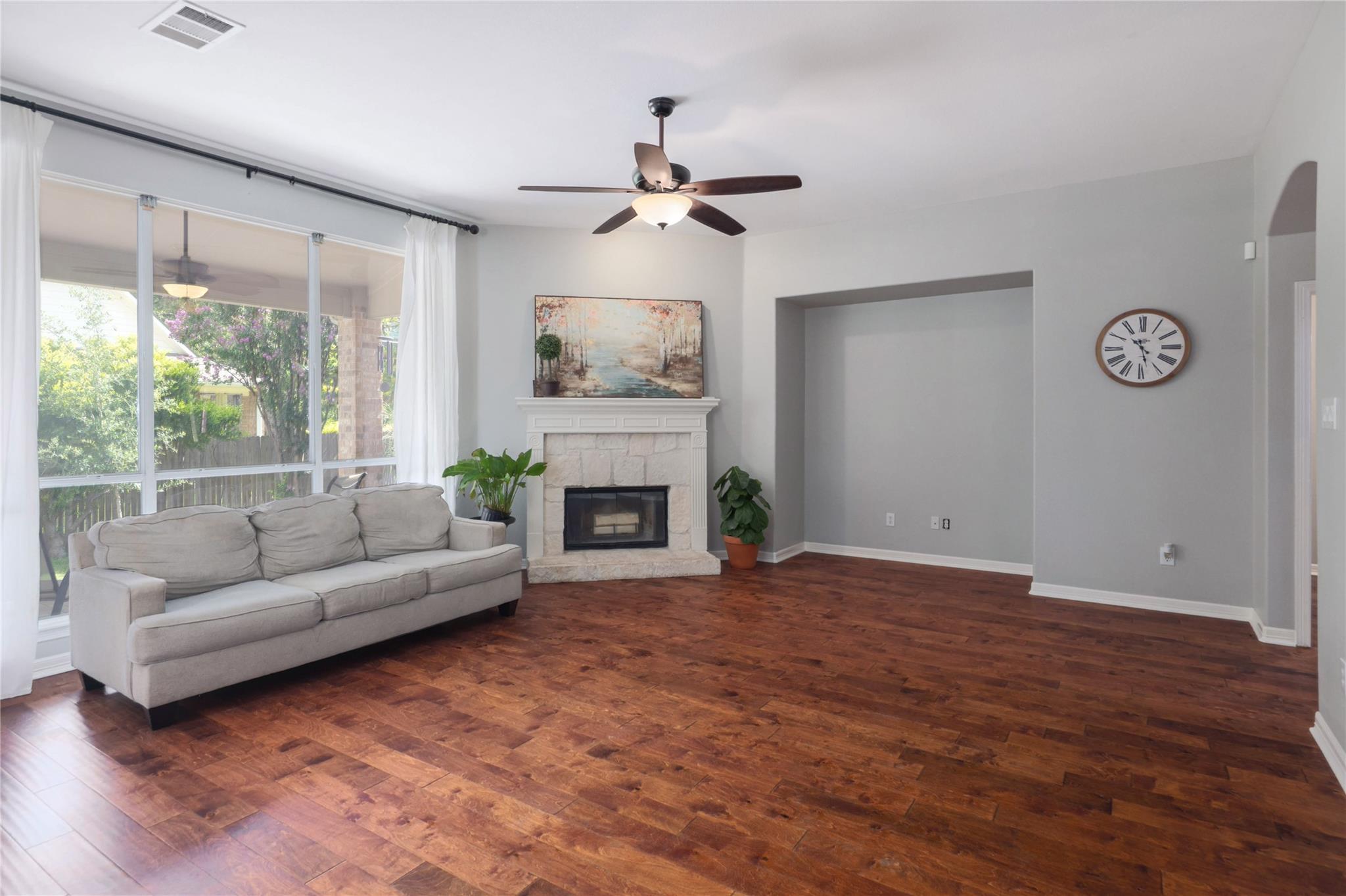 2279 Fernspring Dr, Round Rock, TX 78665