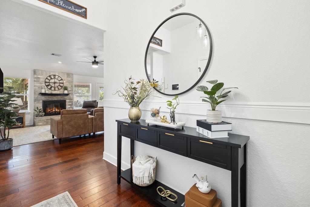 1102 Oak Hollow Dr, Leander, TX 78641