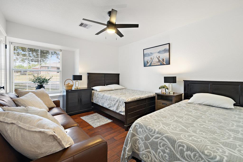 1102 Oak Hollow Dr, Leander, TX 78641