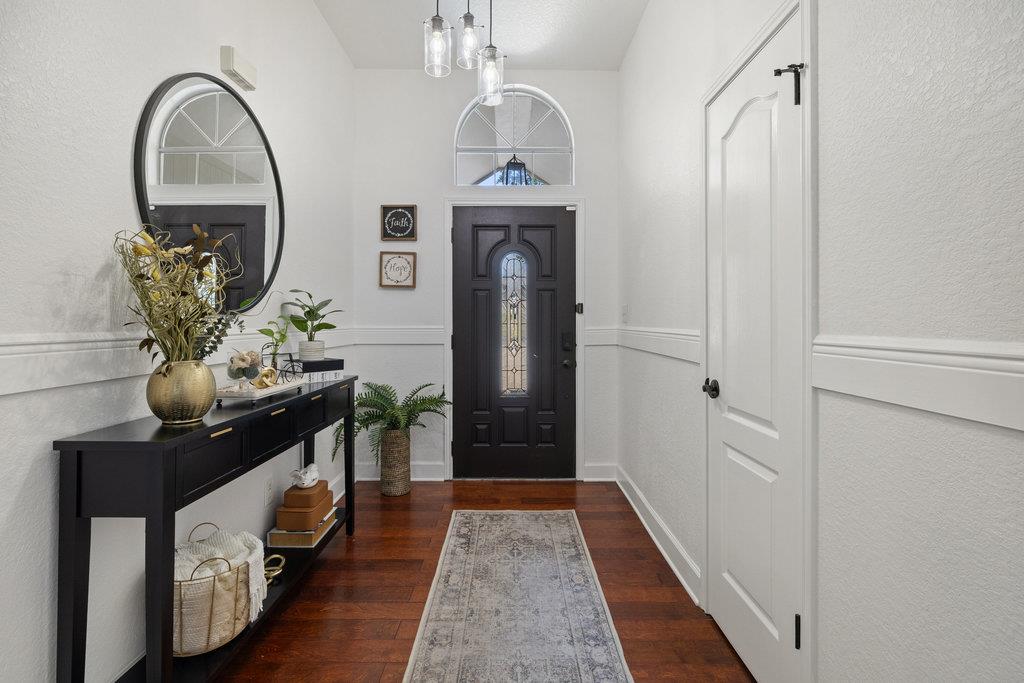 1102 Oak Hollow Dr, Leander, TX 78641