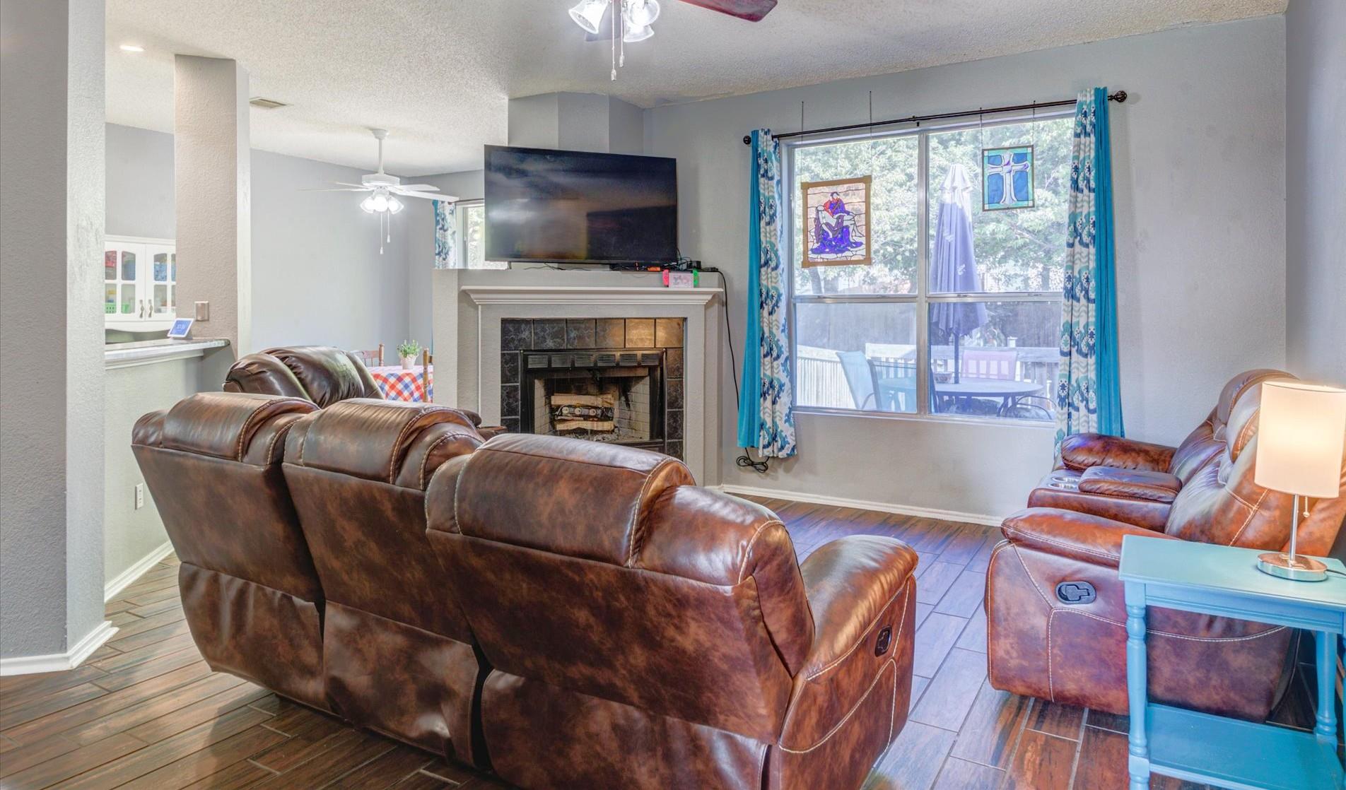 2000 Steeds Xing, Pflugerville, TX 78660