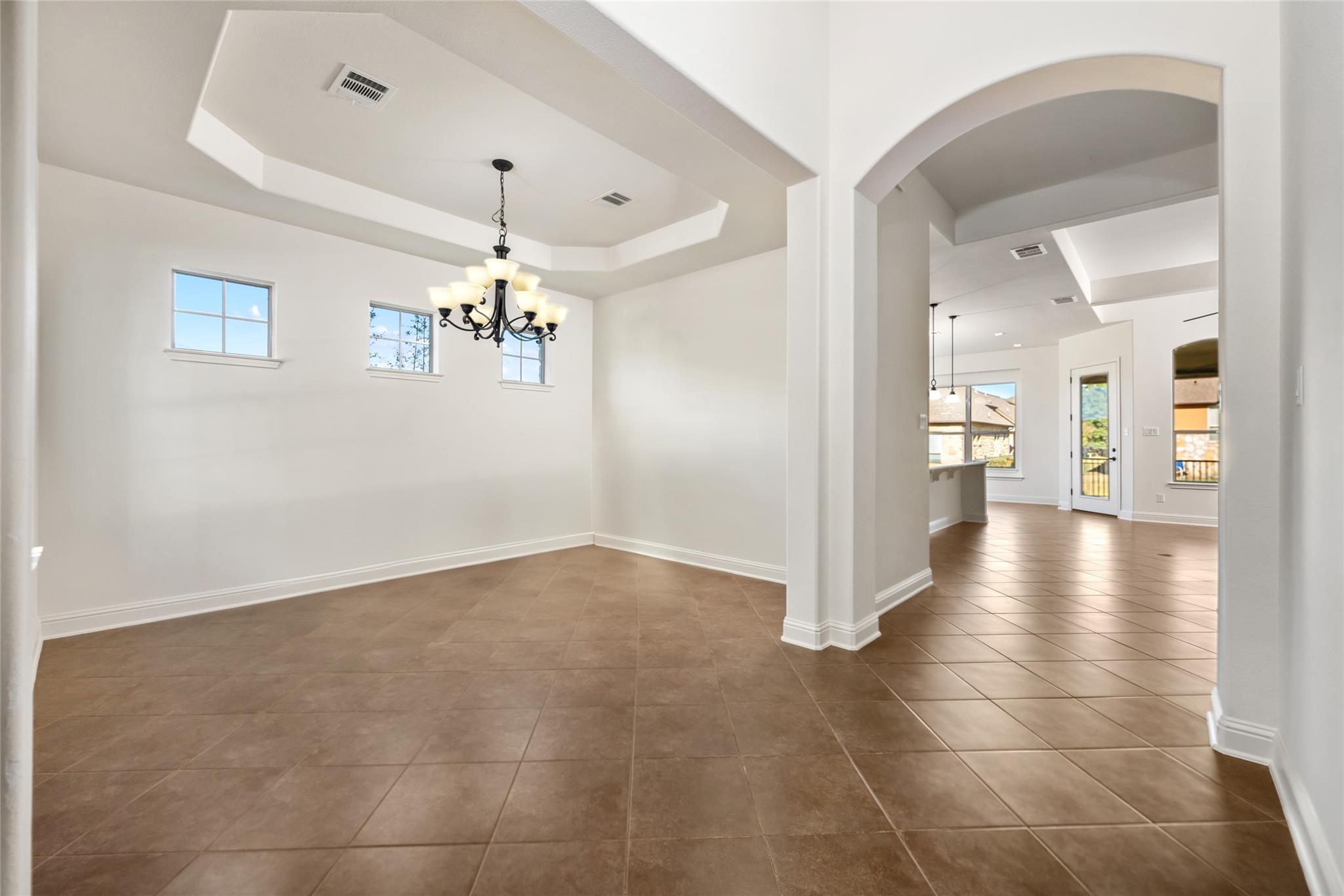 103 Edinburgh Isle Ct, Lakeway, TX 78738