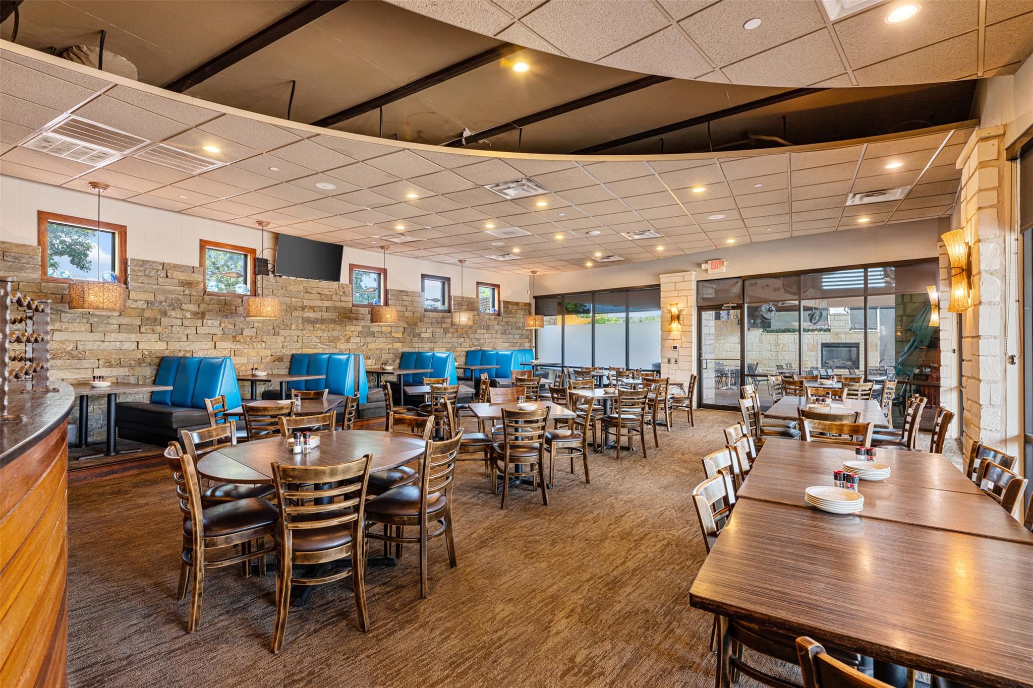 103 Edinburgh Isle Ct, Lakeway, TX 78738