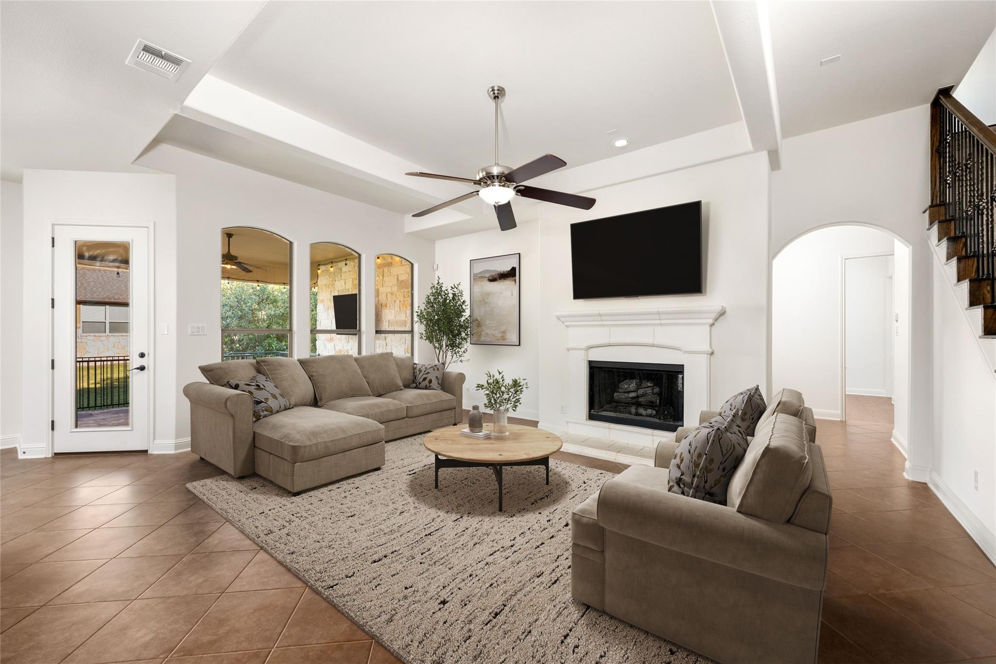 103 Edinburgh Isle Ct, Lakeway, TX 78738