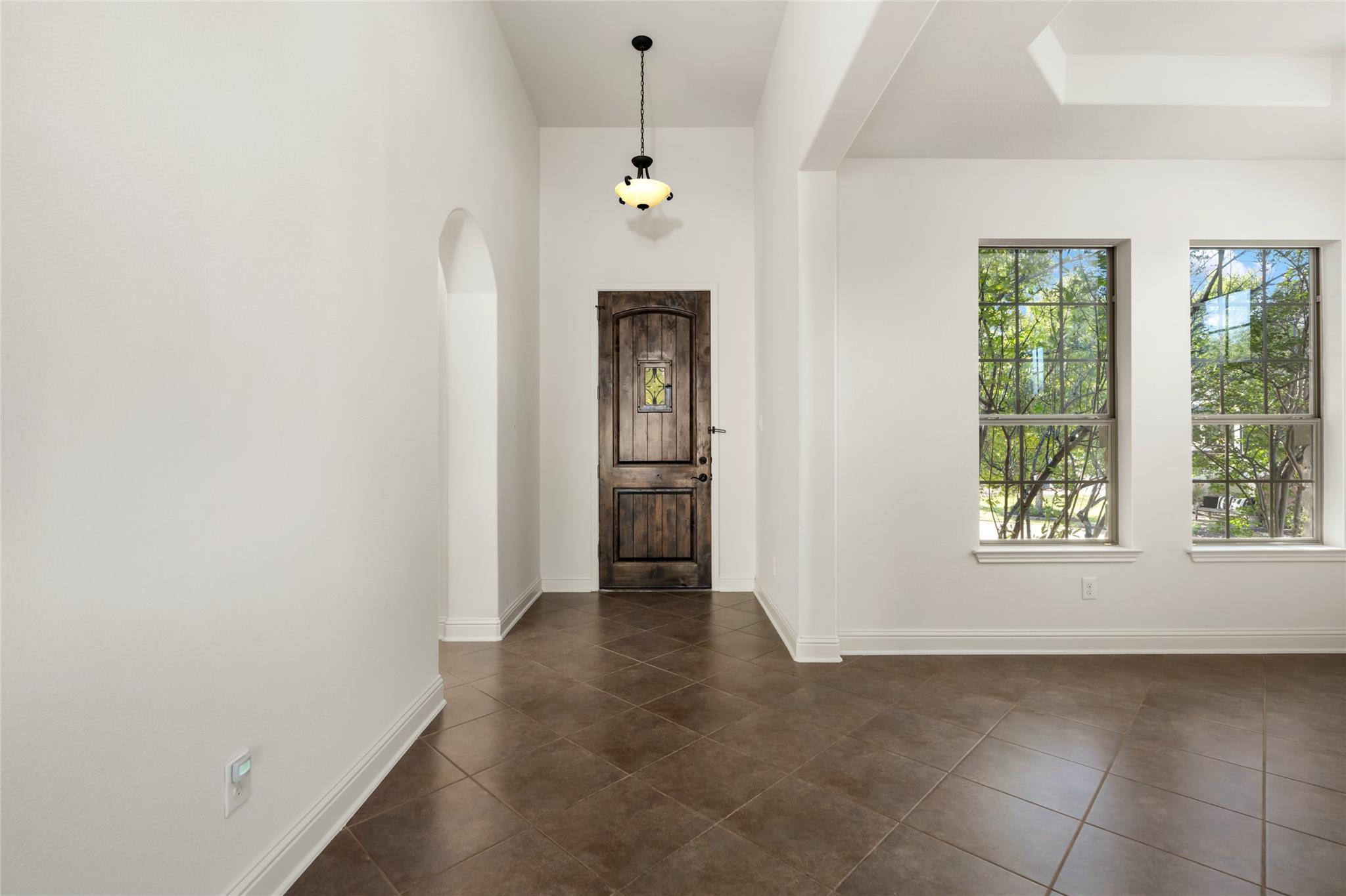 103 Edinburgh Isle Ct, Lakeway, TX 78738