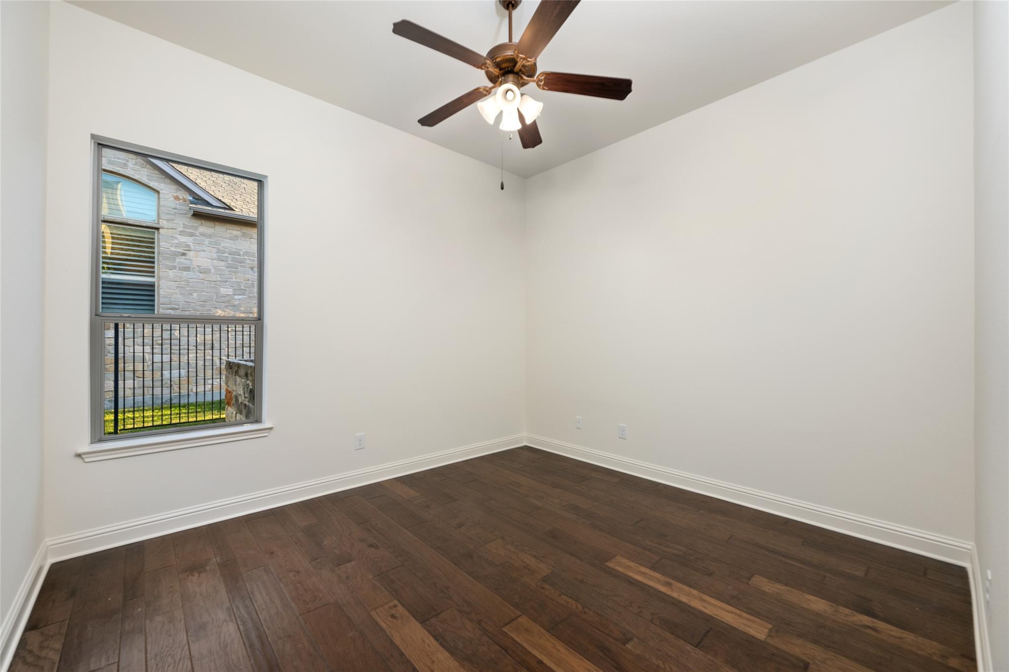 103 Edinburgh Isle Ct, Lakeway, TX 78738