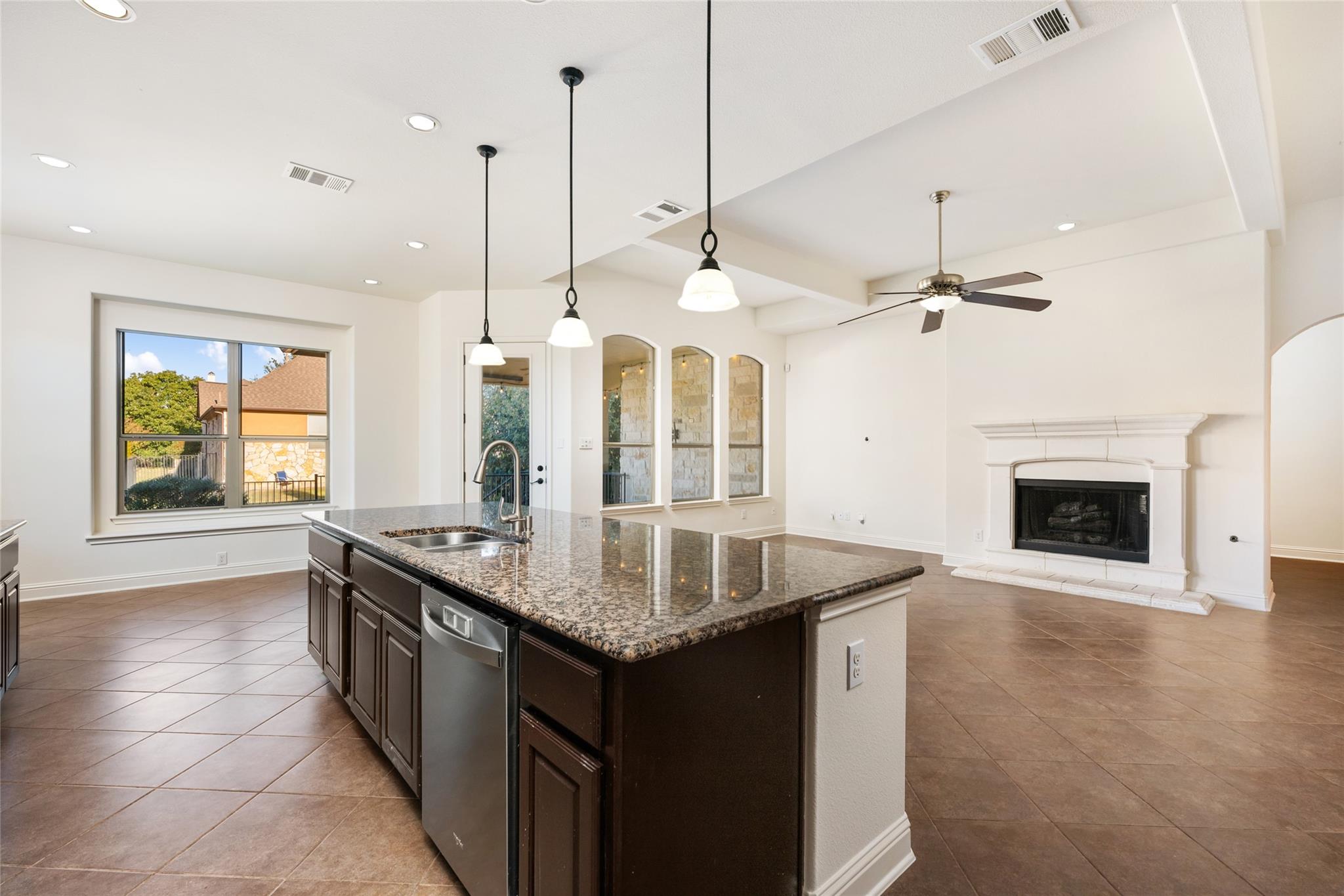 103 Edinburgh Isle Ct, Lakeway, TX 78738