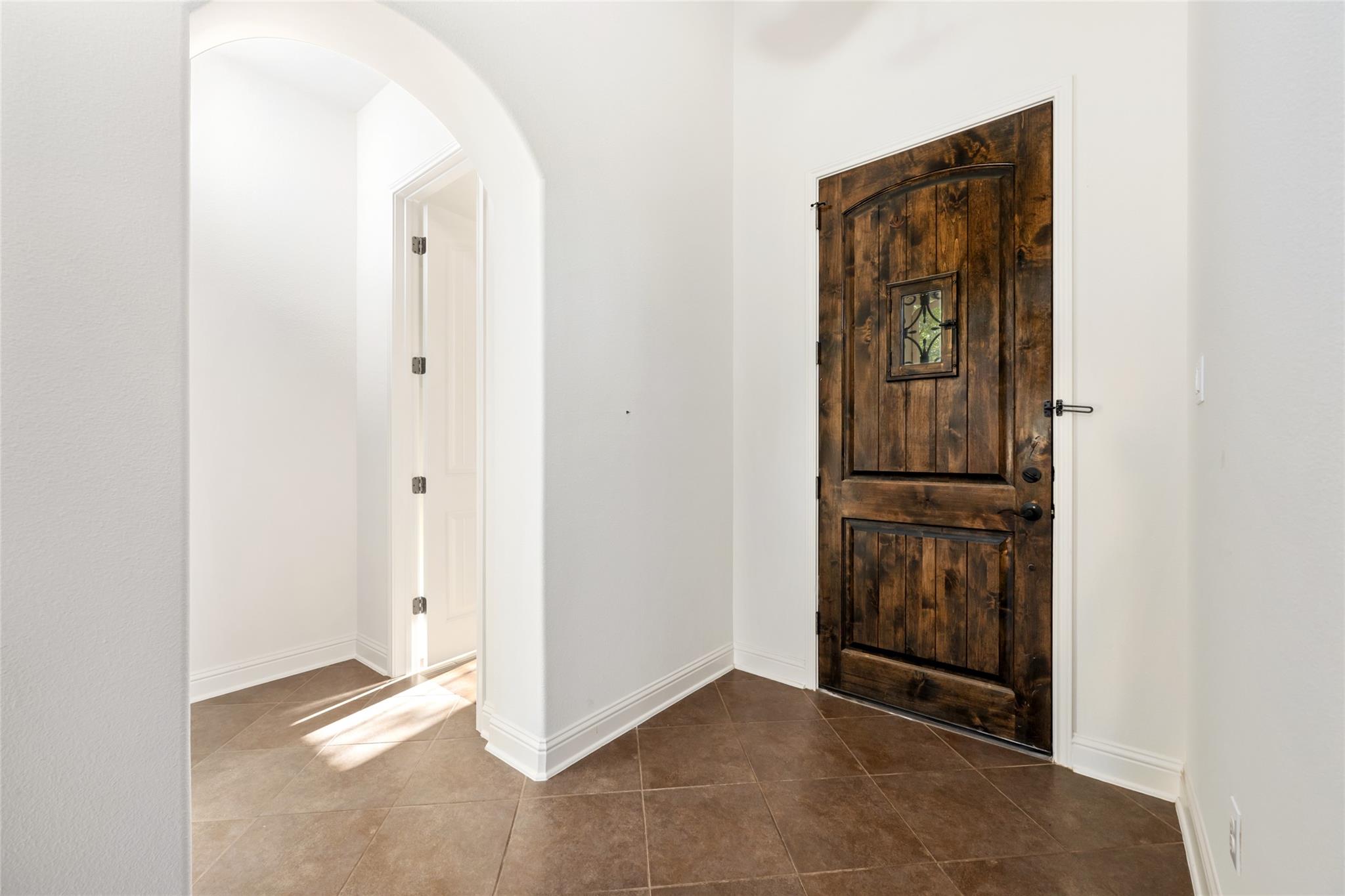 103 Edinburgh Isle Ct, Lakeway, TX 78738