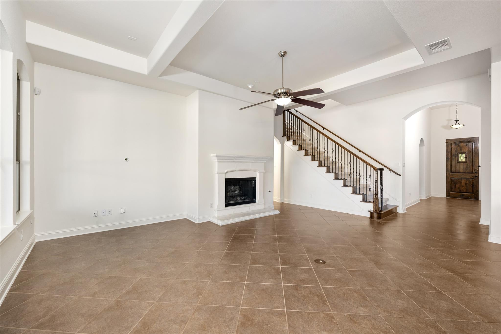 103 Edinburgh Isle Ct, Lakeway, TX 78738