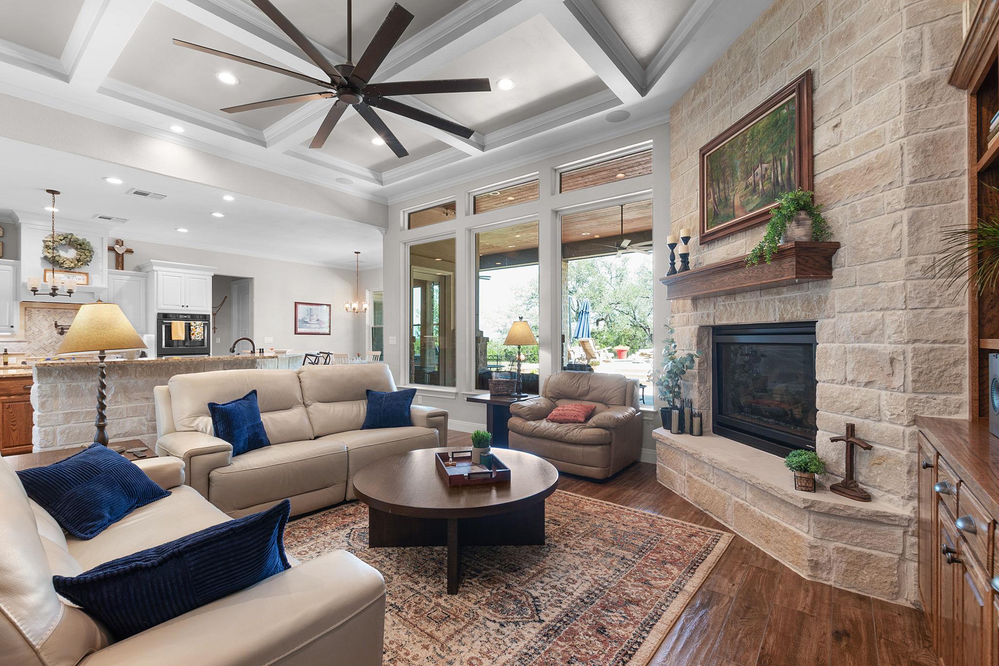 201 Brothers Ln, Burnet, TX 78611