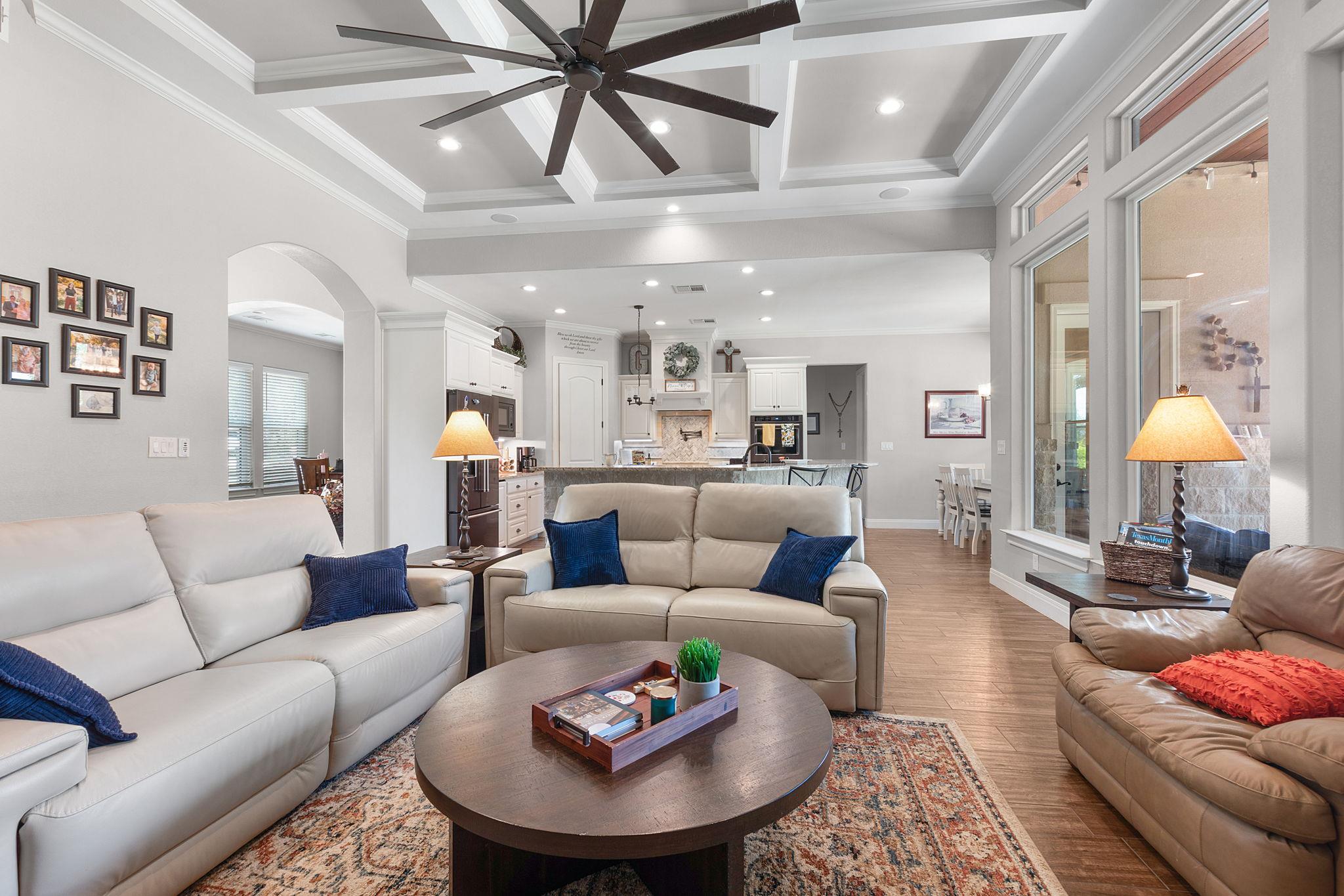 201 Brothers Ln, Burnet, TX 78611