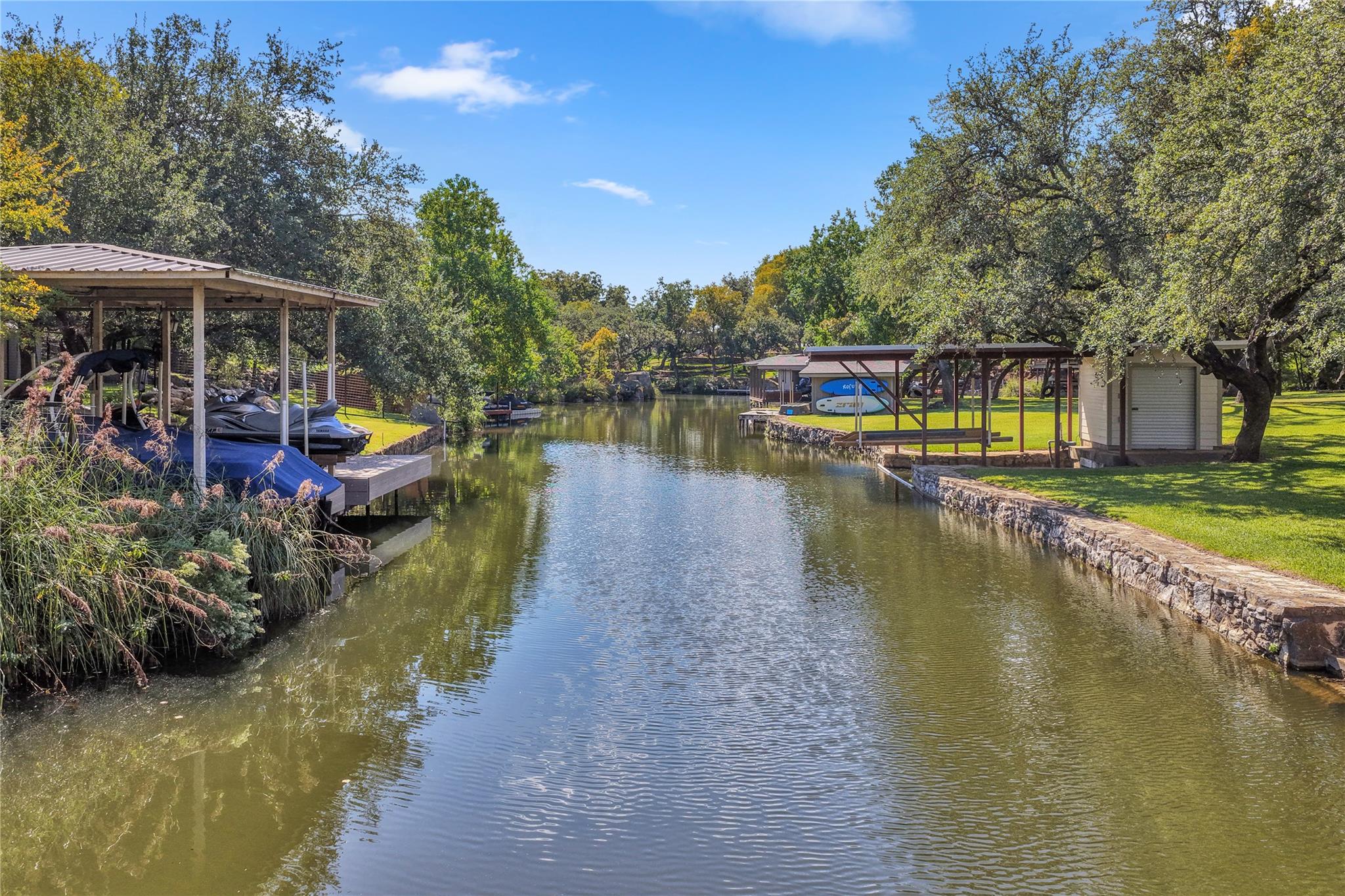 111 W Lakeshore Dr, Sunrise Beach Village, TX 78643