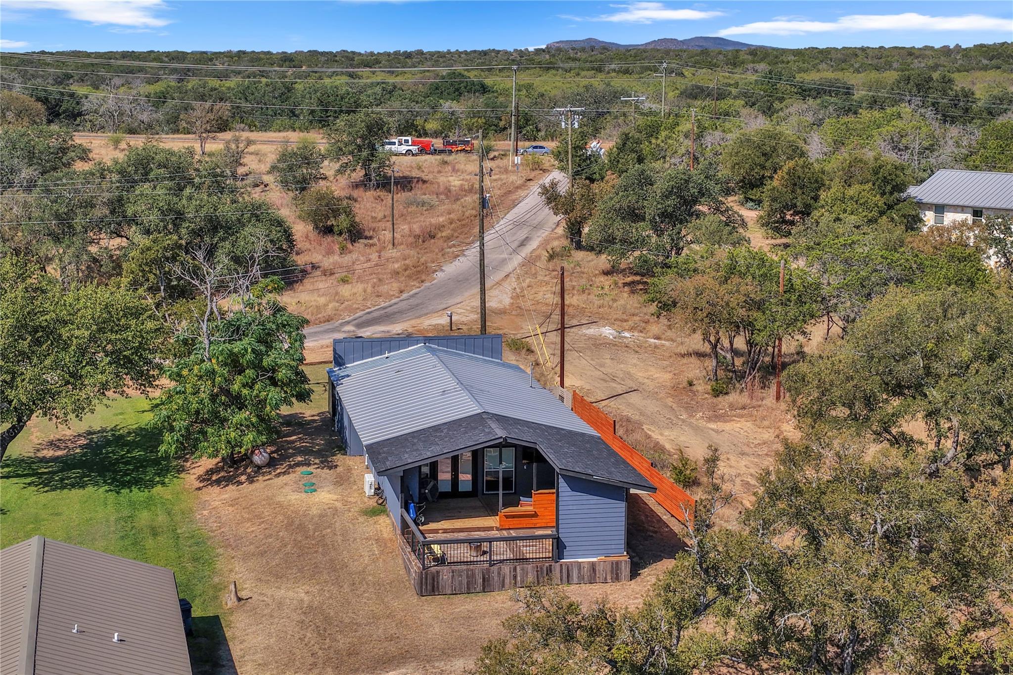 111 W Lakeshore Dr, Sunrise Beach Village, TX 78643