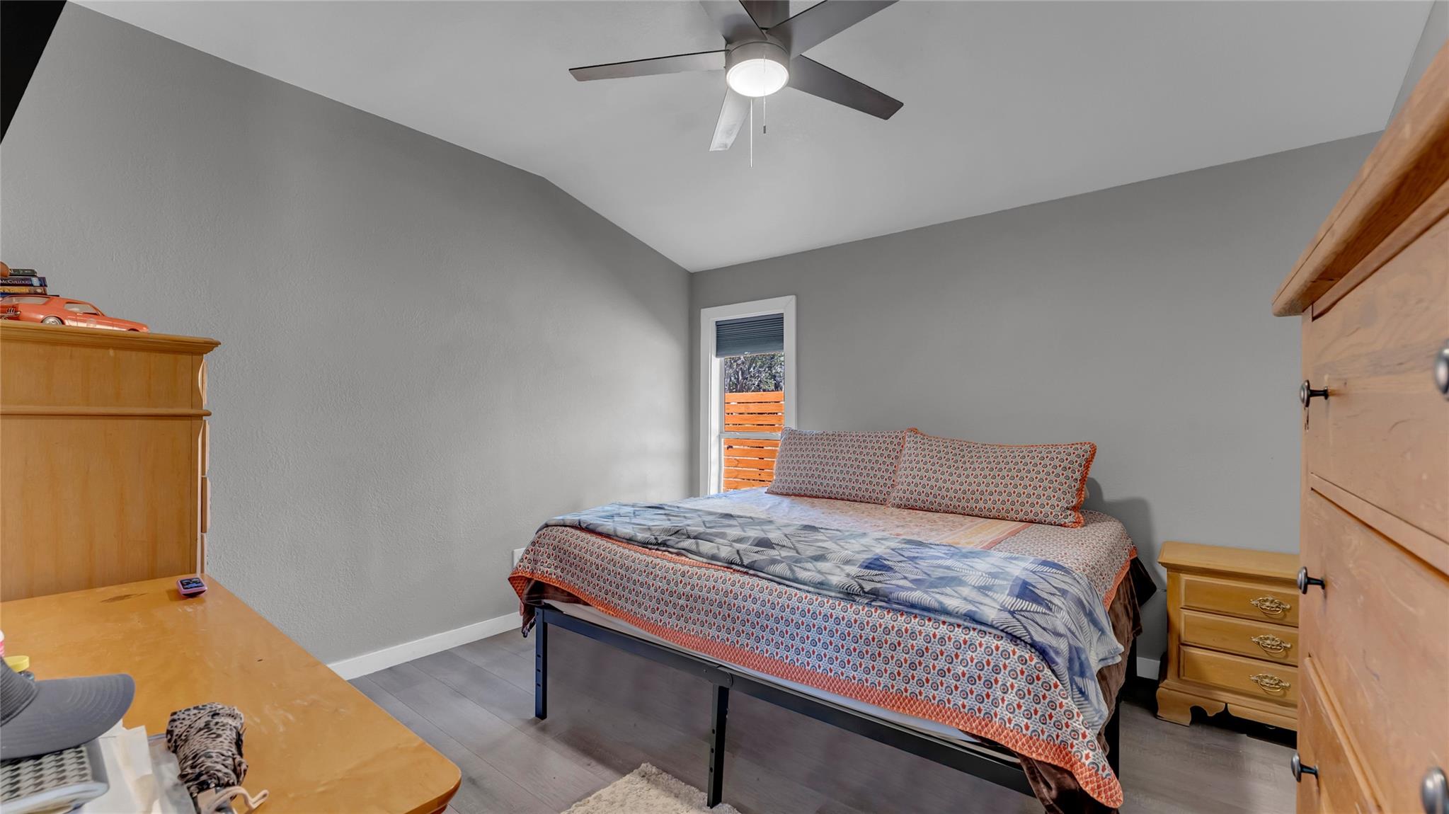 111 W Lakeshore Dr, Sunrise Beach Village, TX 78643