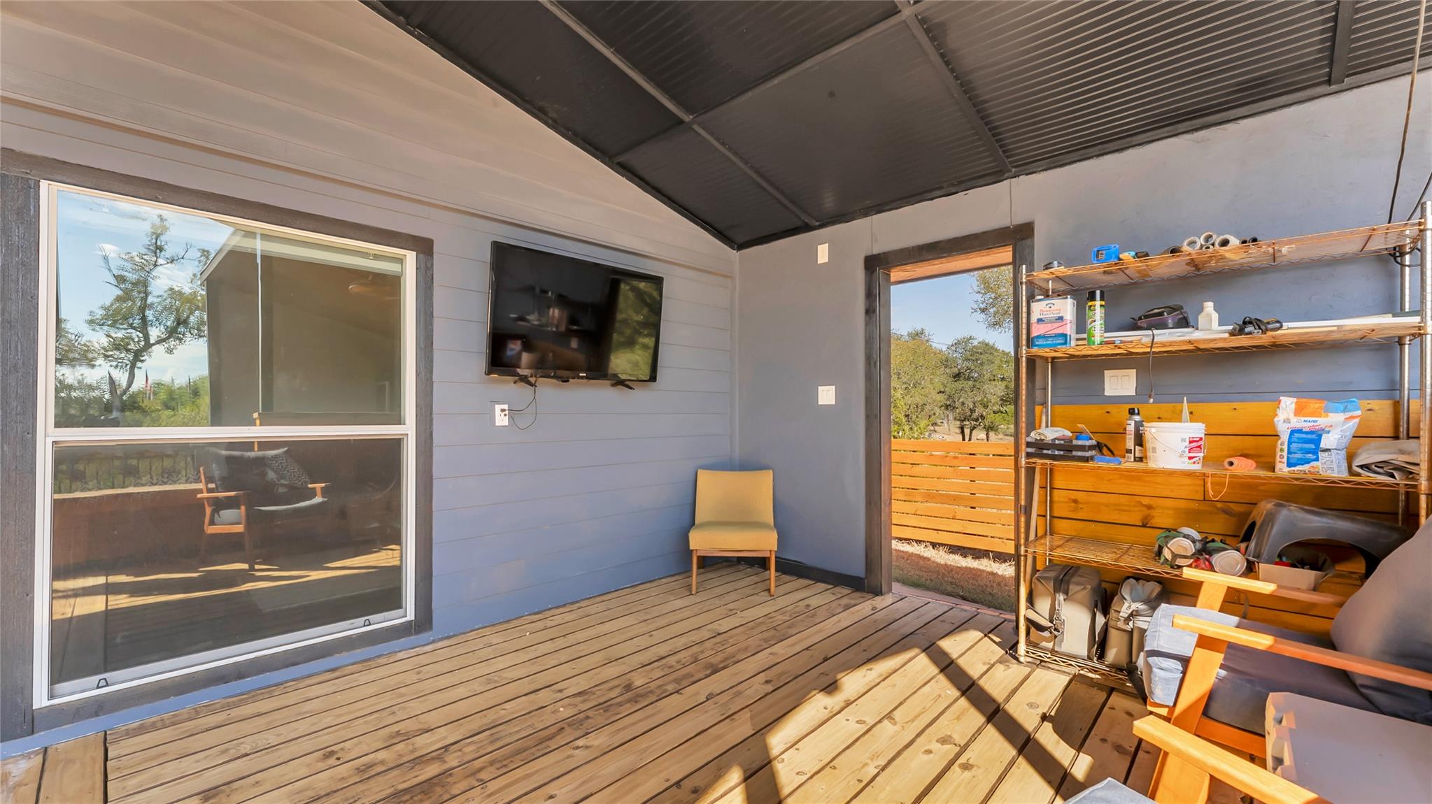 111 W Lakeshore Dr, Sunrise Beach Village, TX 78643