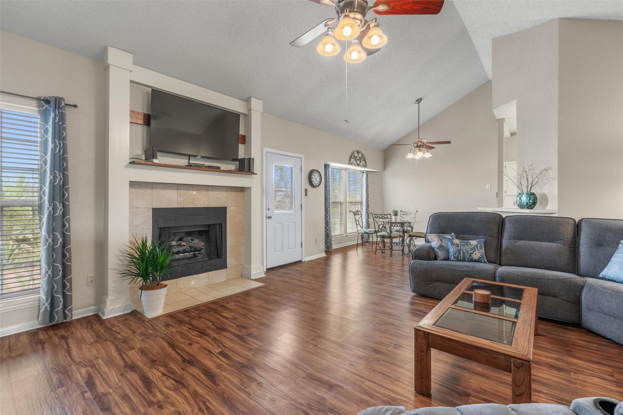 281 Lemens Ave, Hutto, TX 78634