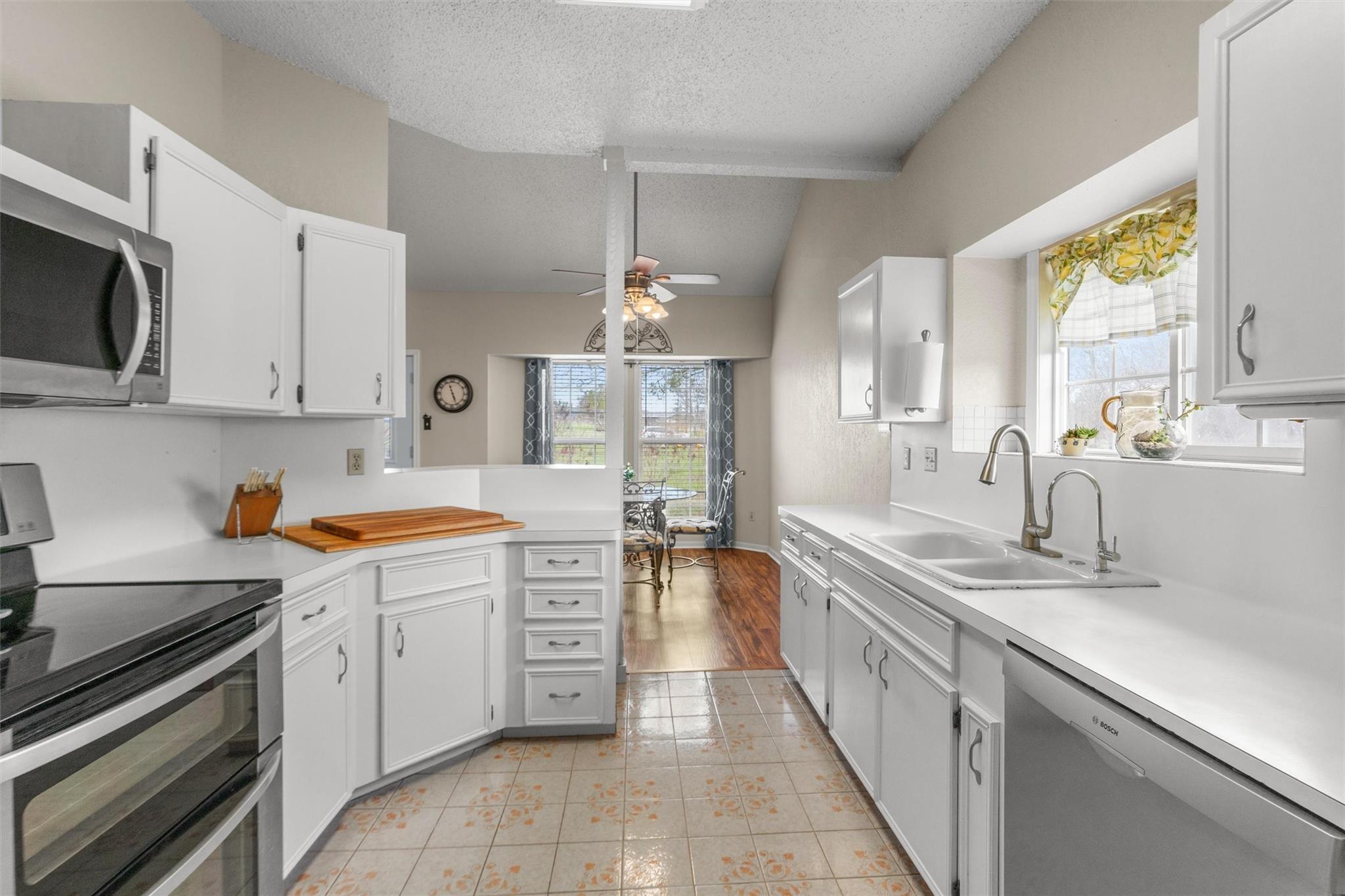 281 Lemens Ave, Hutto, TX 78634