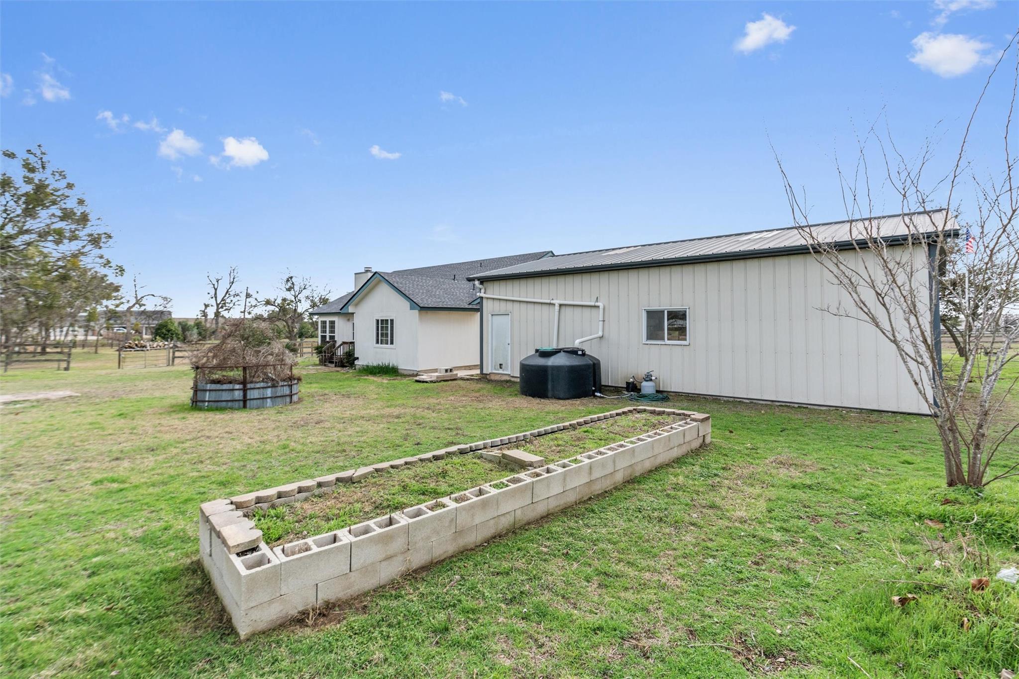 281 Lemens Ave, Hutto, TX 78634