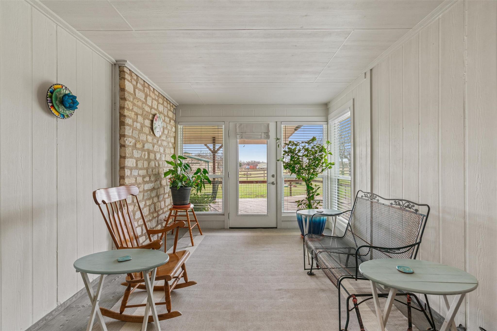 281 Lemens Ave, Hutto, TX 78634