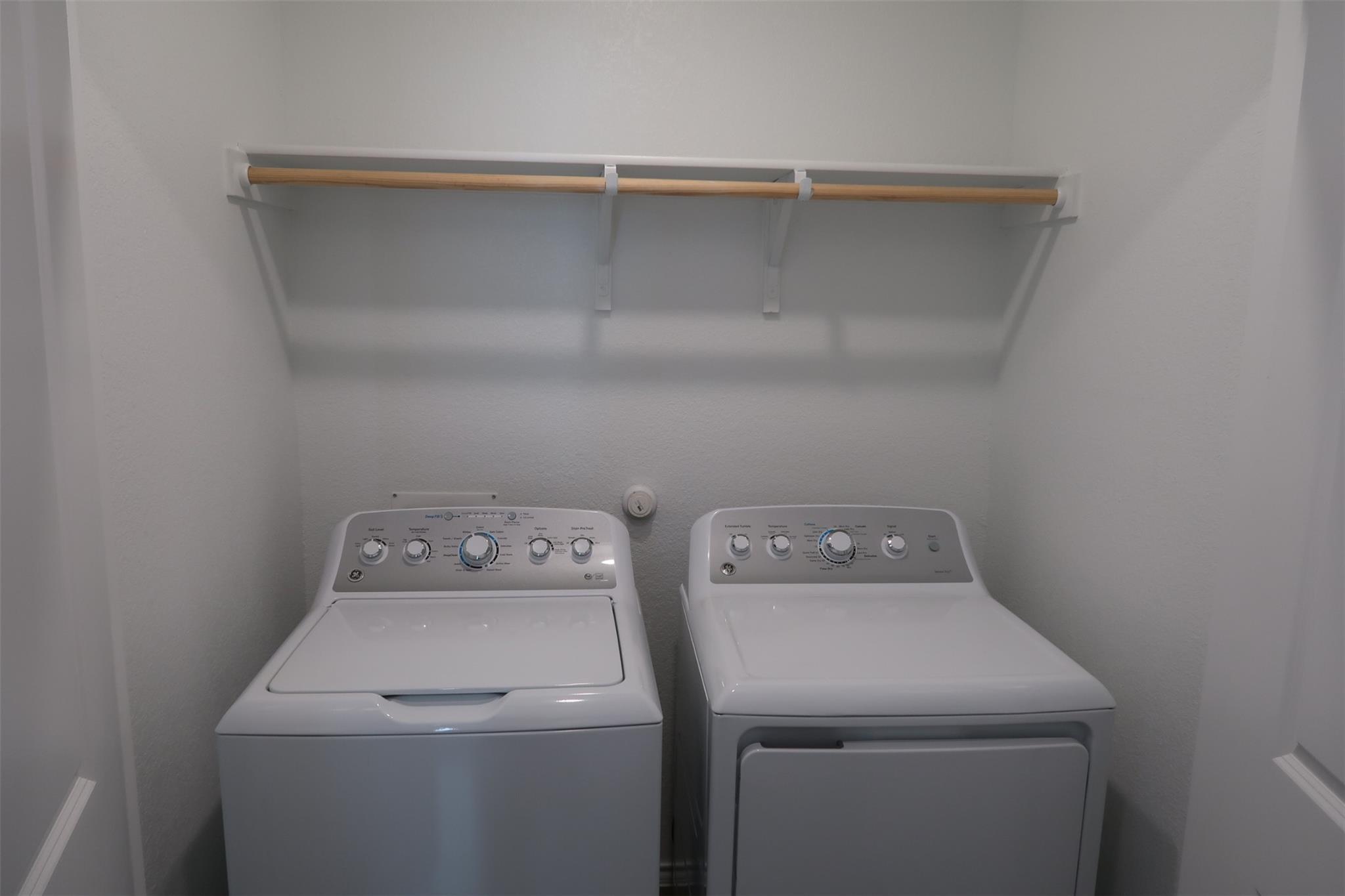 716 Commander Abbott Dr, Jarrell, TX 76537