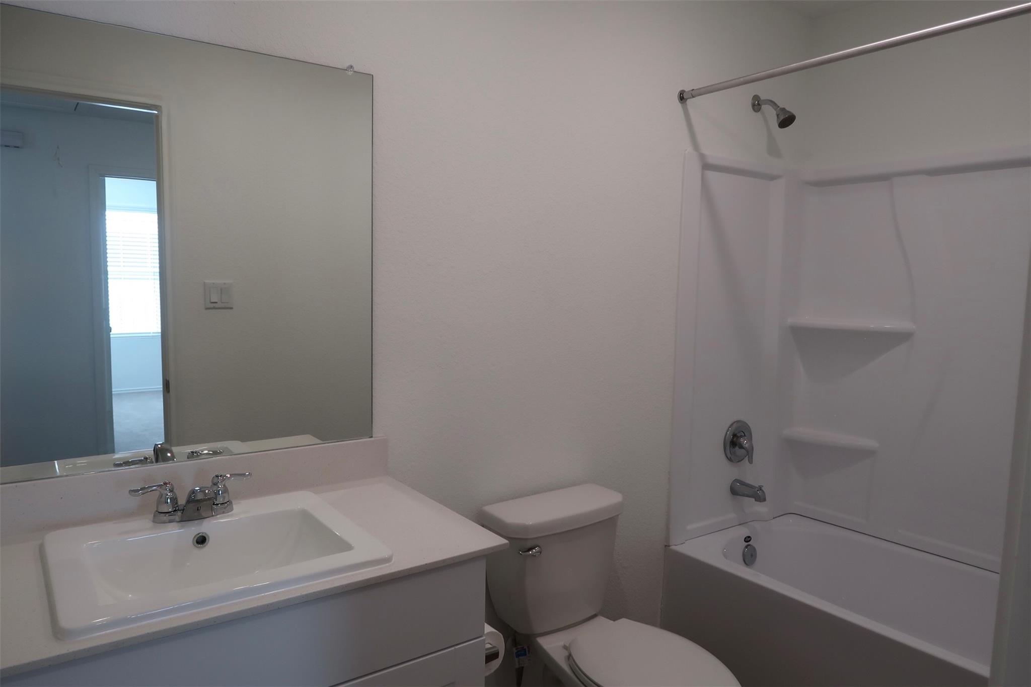 716 Commander Abbott Dr, Jarrell, TX 76537