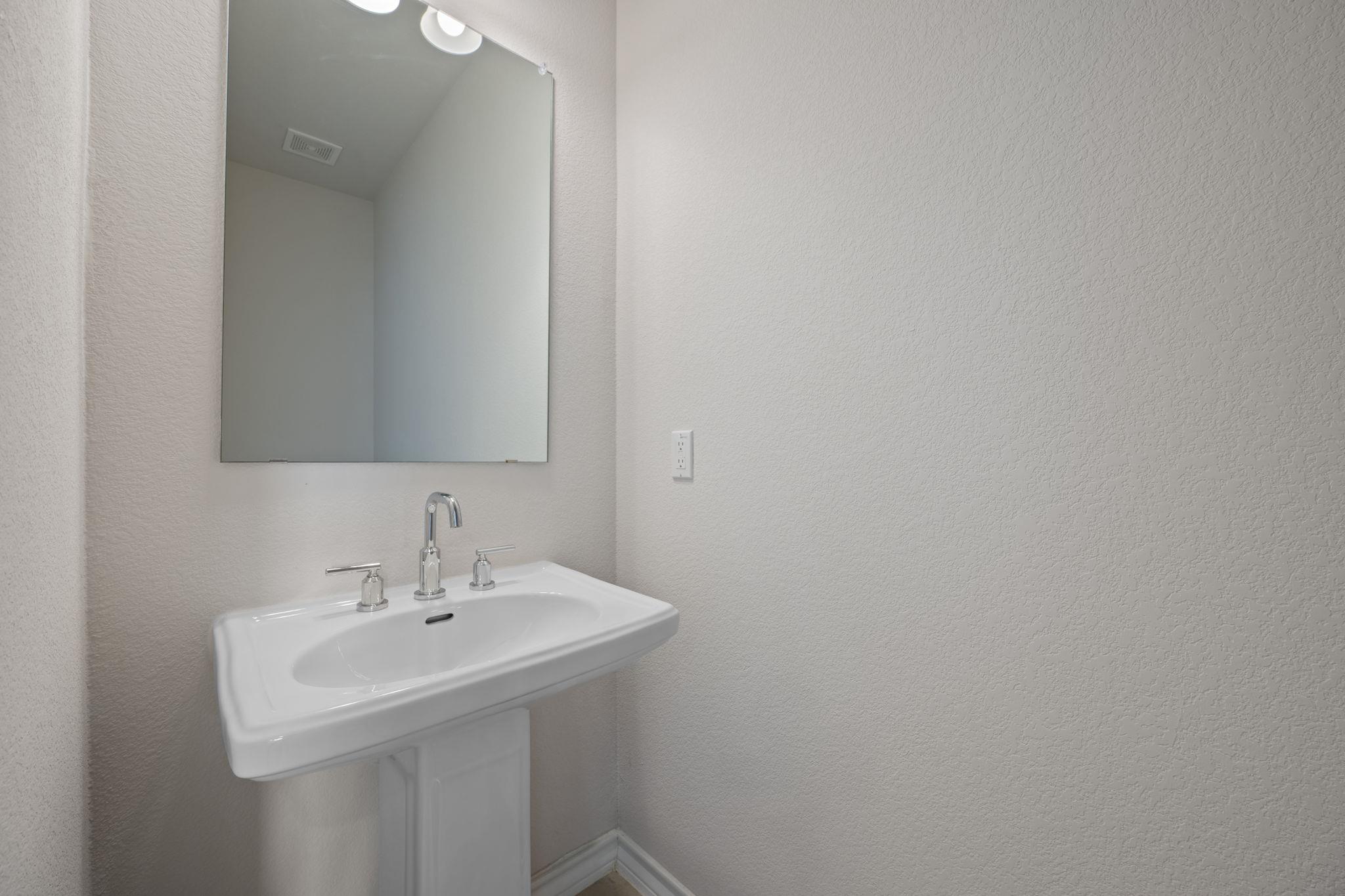 768 Long Run, Liberty Hill, TX 78642