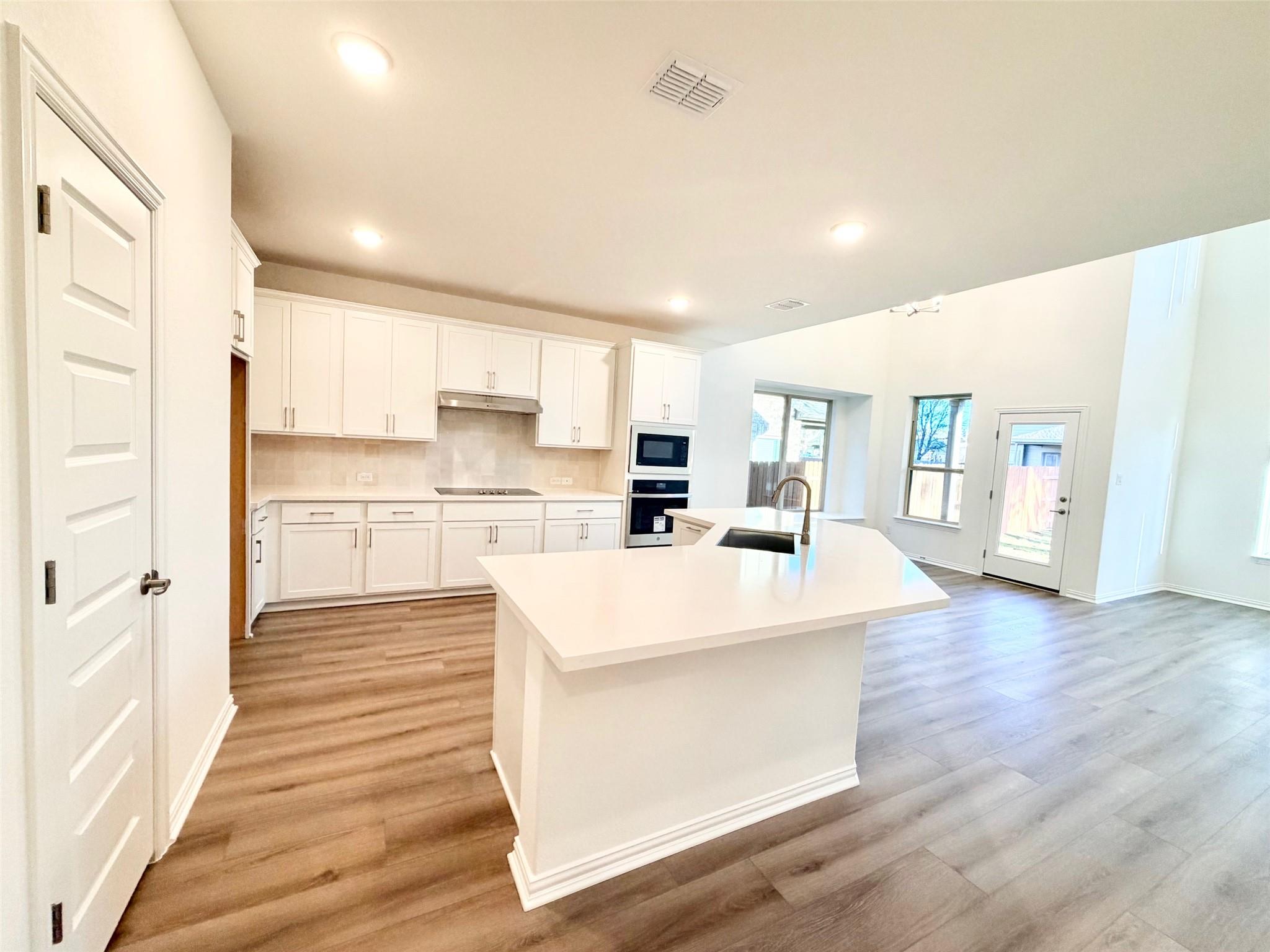 2409 Ambling Trl, Georgetown, TX 78628