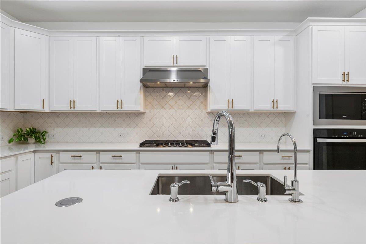 240 Inlet Ln, Leander, TX 78641