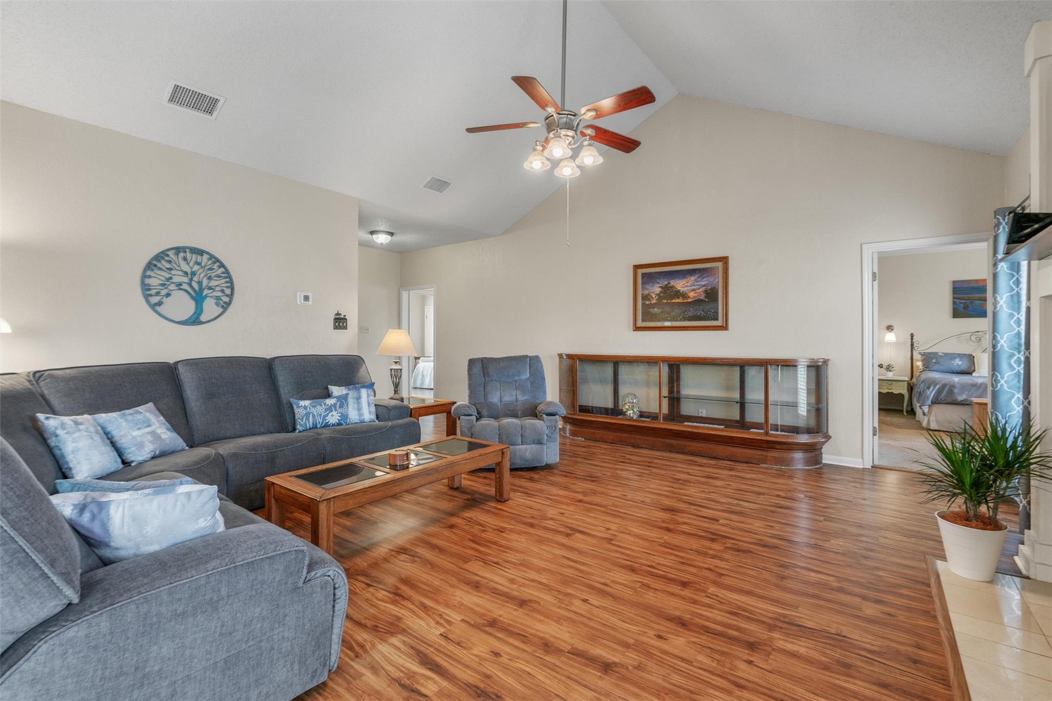 281 Lemens Ave, Hutto, TX 78634