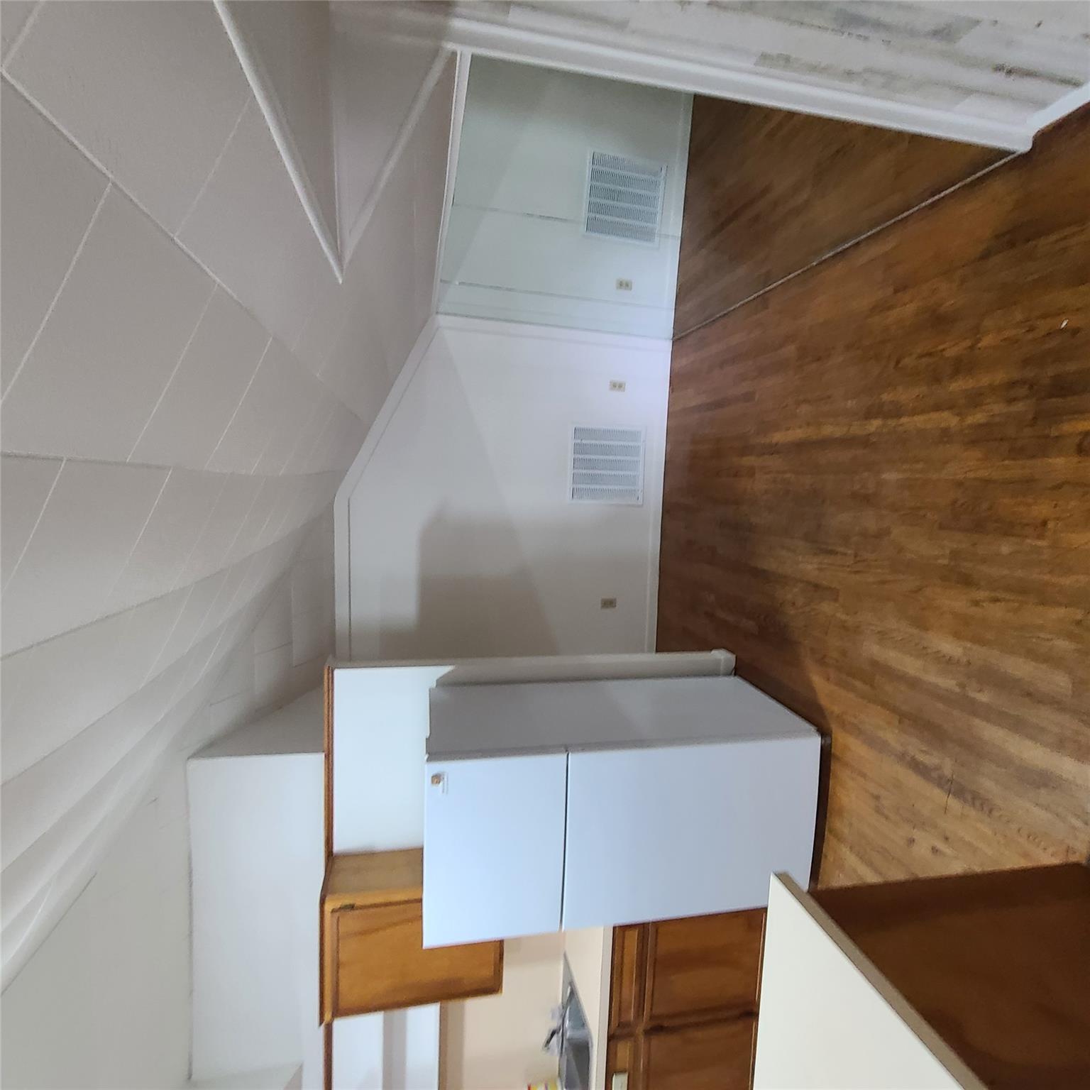 615 E Washington St, Giddings, TX 78942