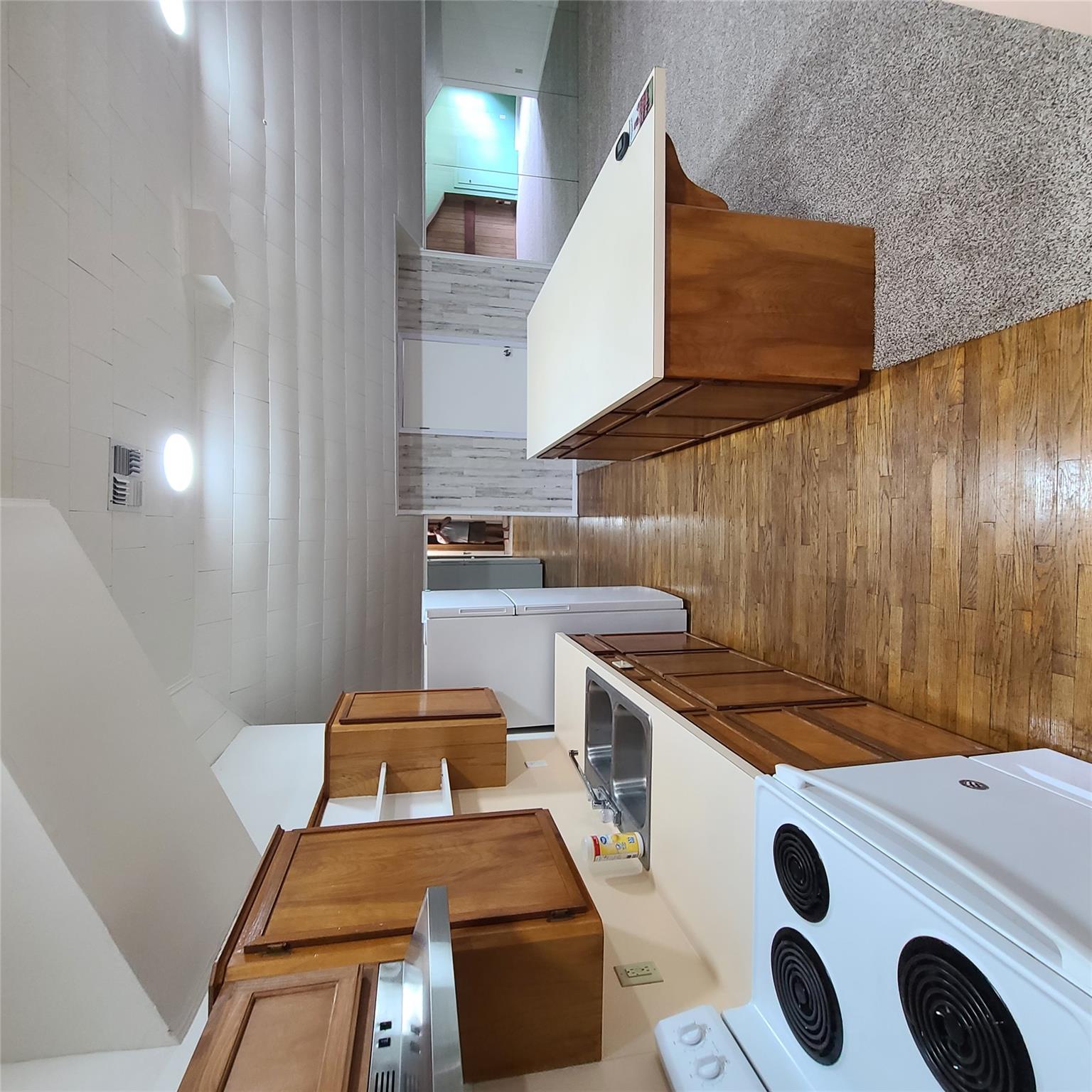 615 E Washington St, Giddings, TX 78942